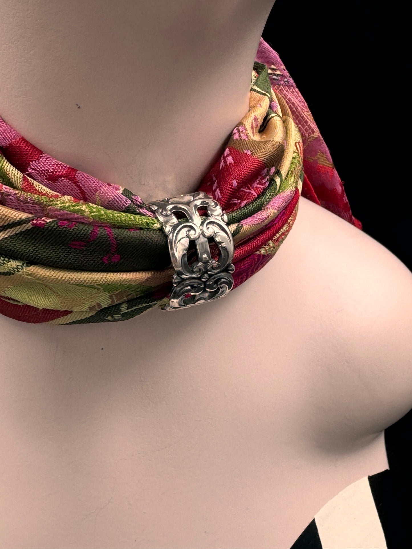 Vintage Skjerfring «antikk kloster»