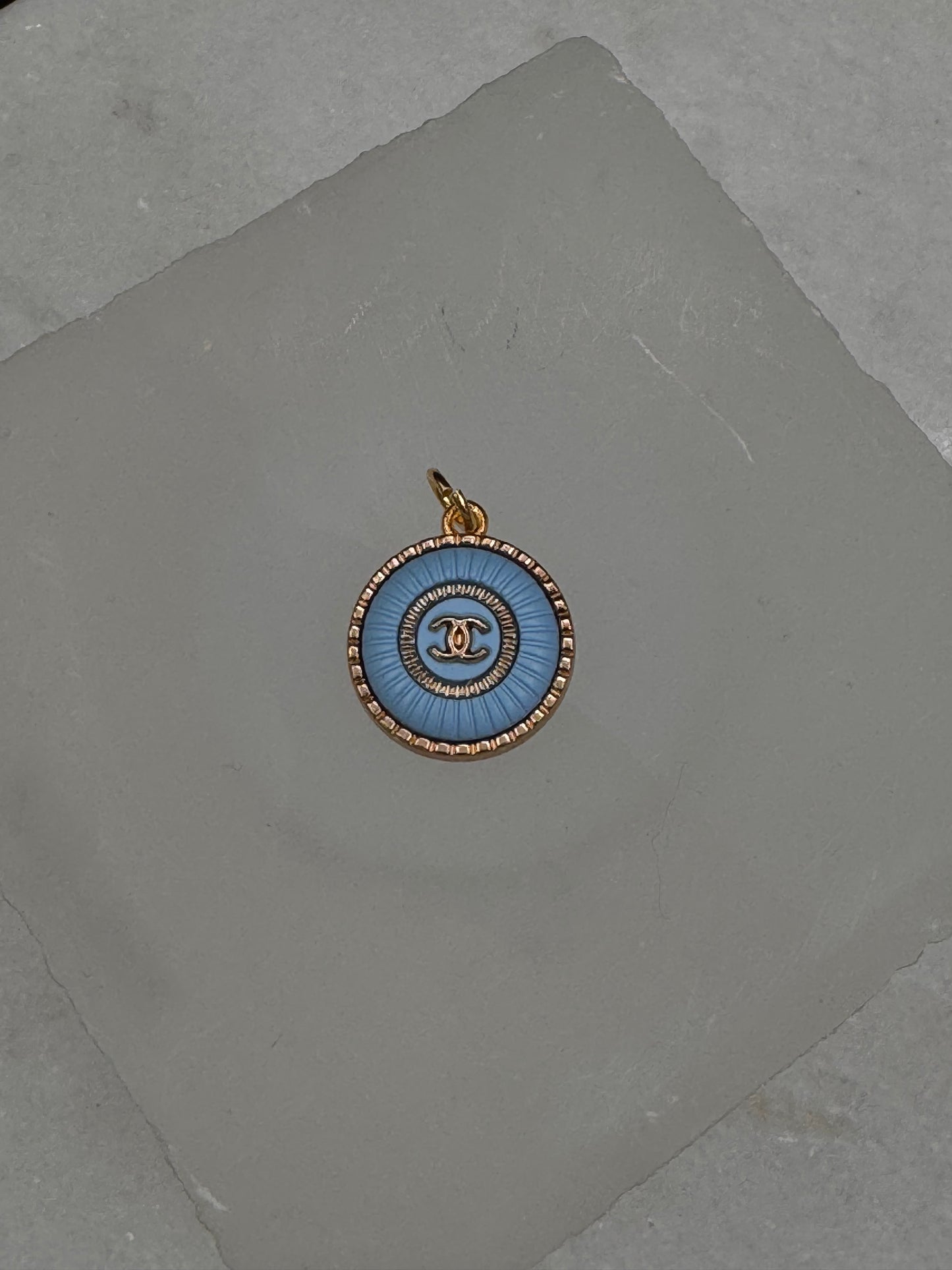 Vintage Chanel smykke babyblå og gull