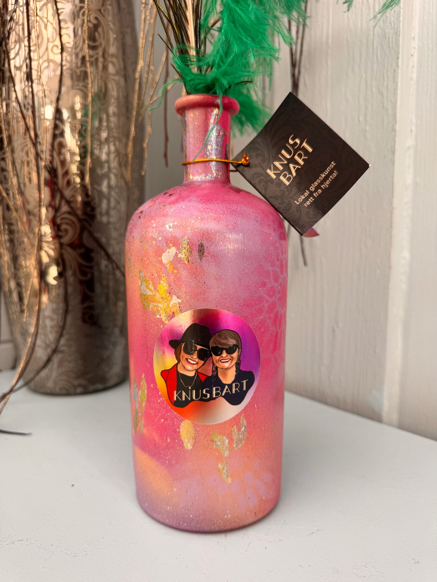 Trendy håndlaget vase rosa og gull