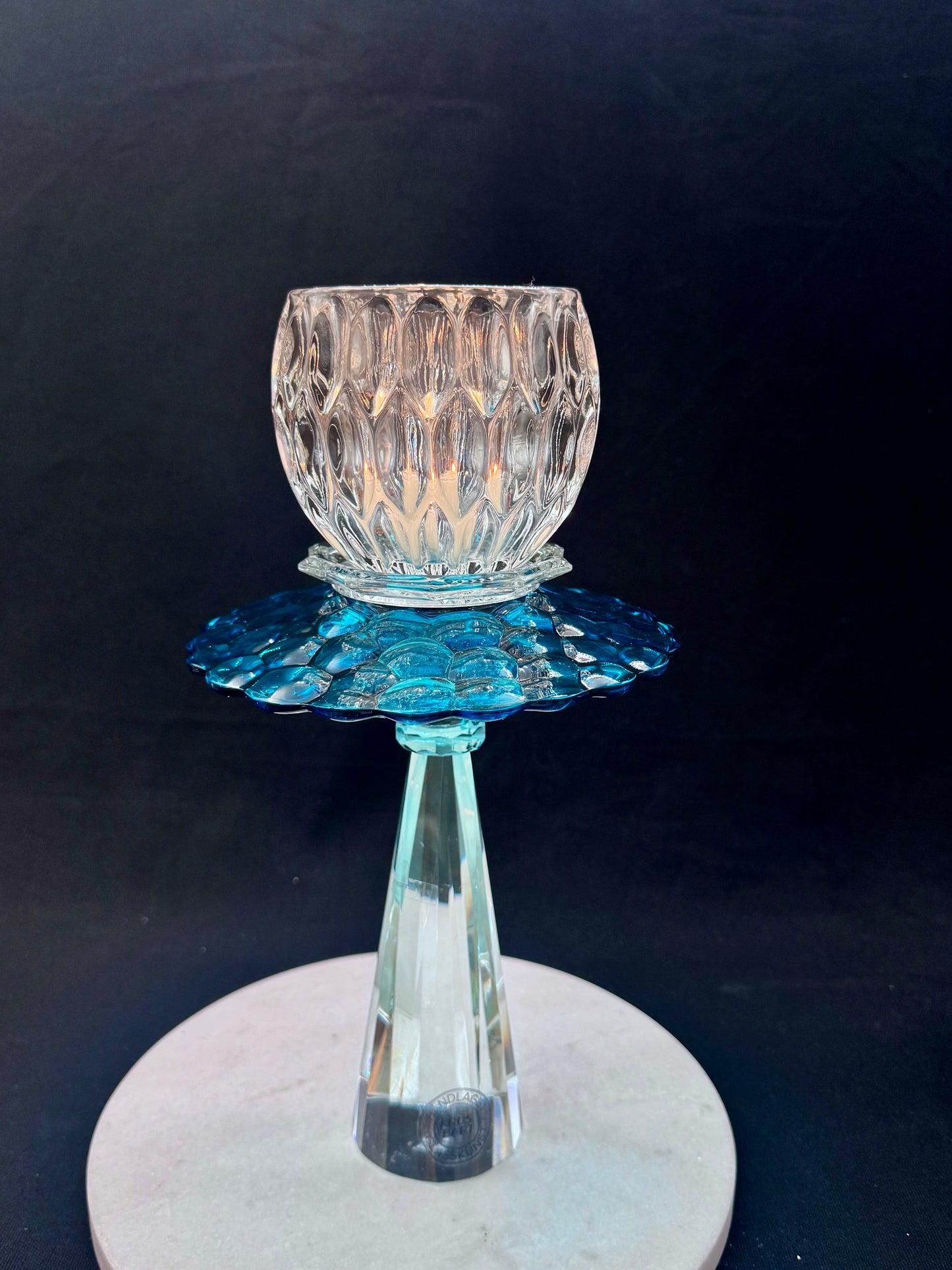 Stor vintage solcellelampe krystallfot med blå krave og glassfat