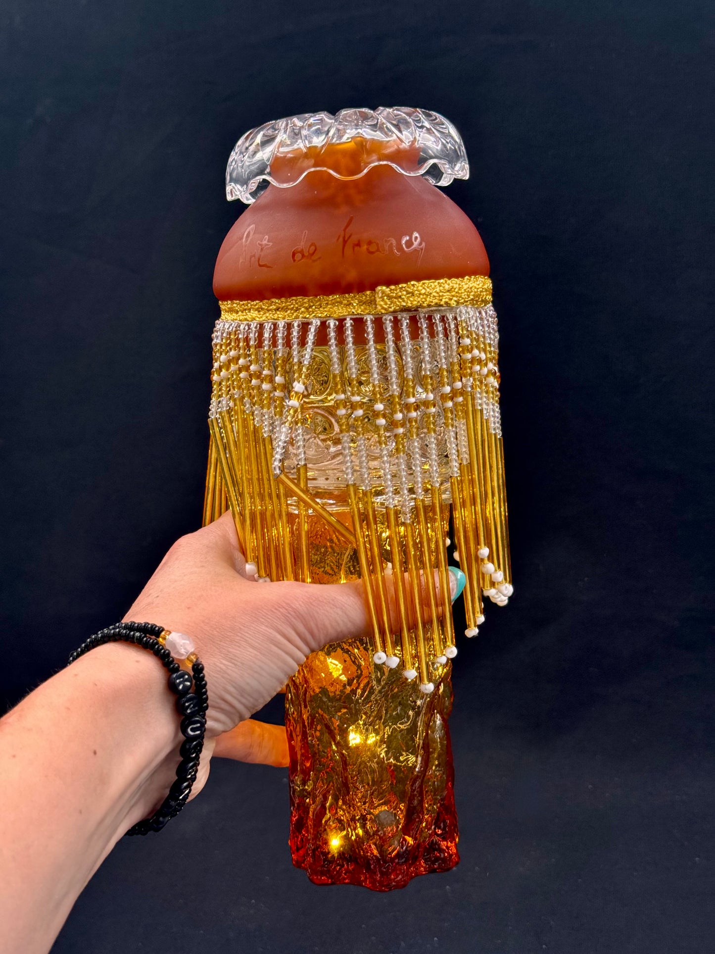 Vintage mini lyslenkelampe ambergul fot og kuppel glassfrynser