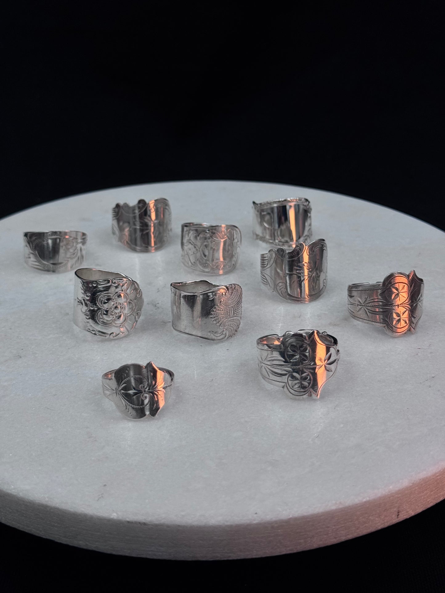 Bestilling! Vintage Skjerfring 9 stk med gravering og en ring