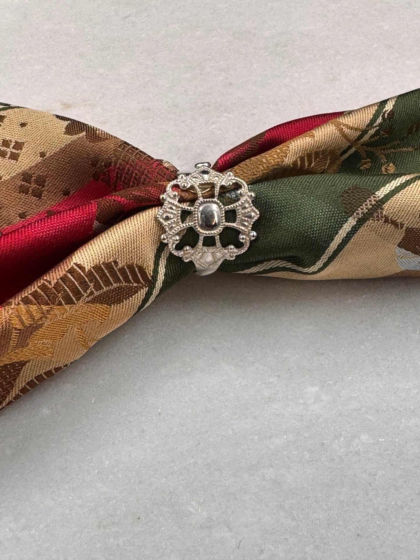 Vintage Skjerfring «Kongens Kors» liten hvit