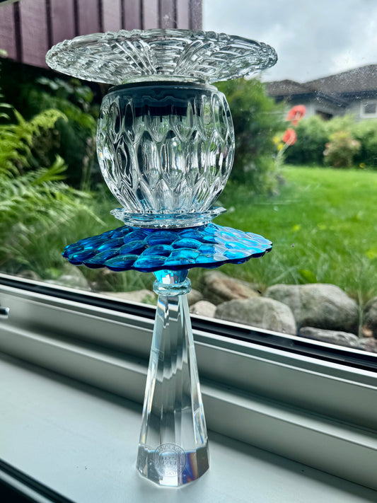 Stor vintage solcellelampe krystallfot med blå krave og glassfat
