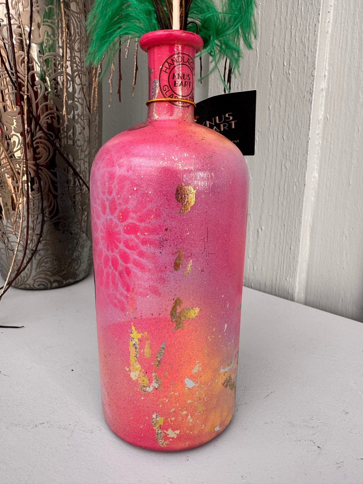 Trendy håndlaget vase rosa og gull