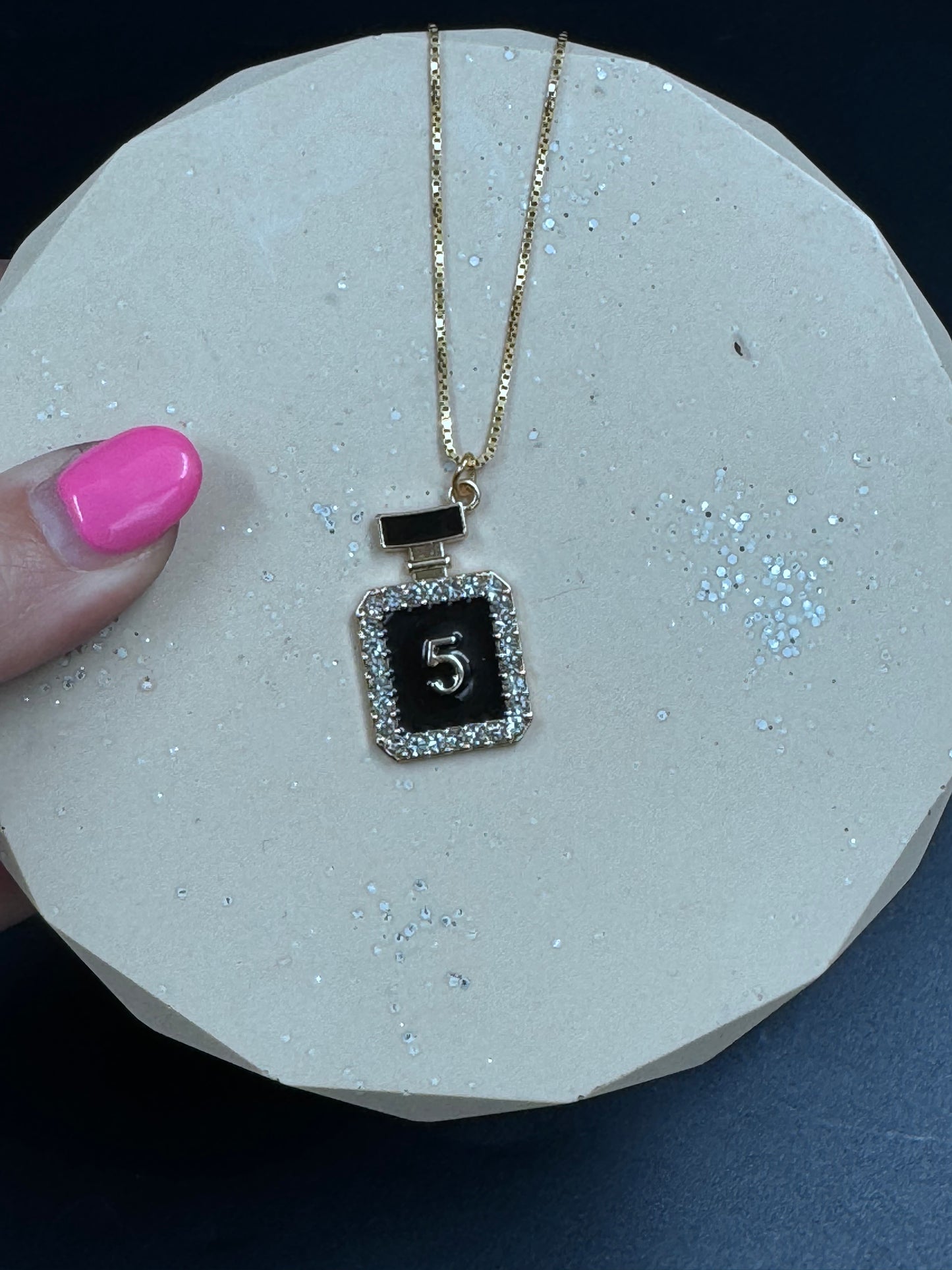 Chanel «look a like» charm parfyme nr 5