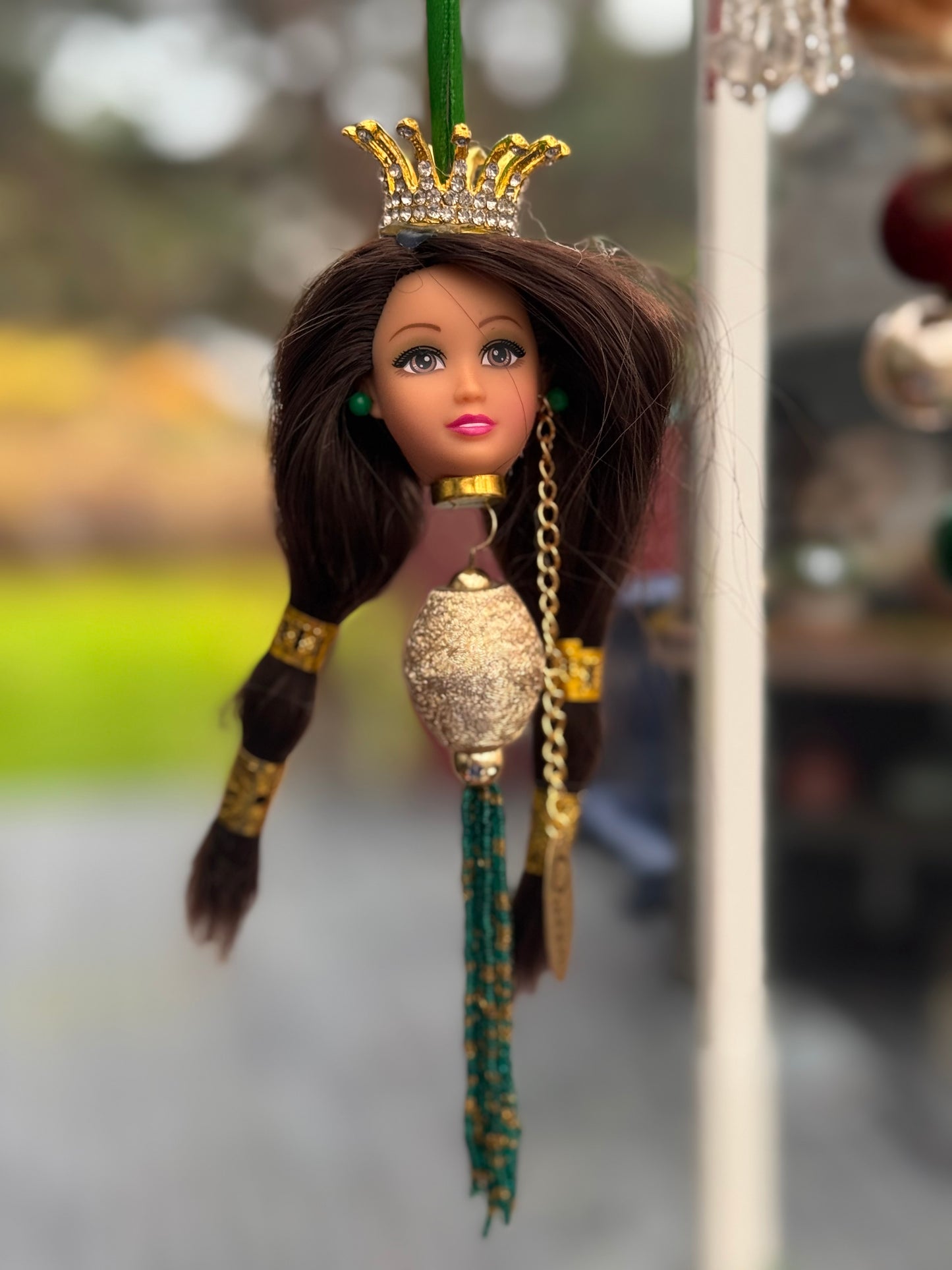 Vintage Barbie julekule «Brunette med gullkrone»