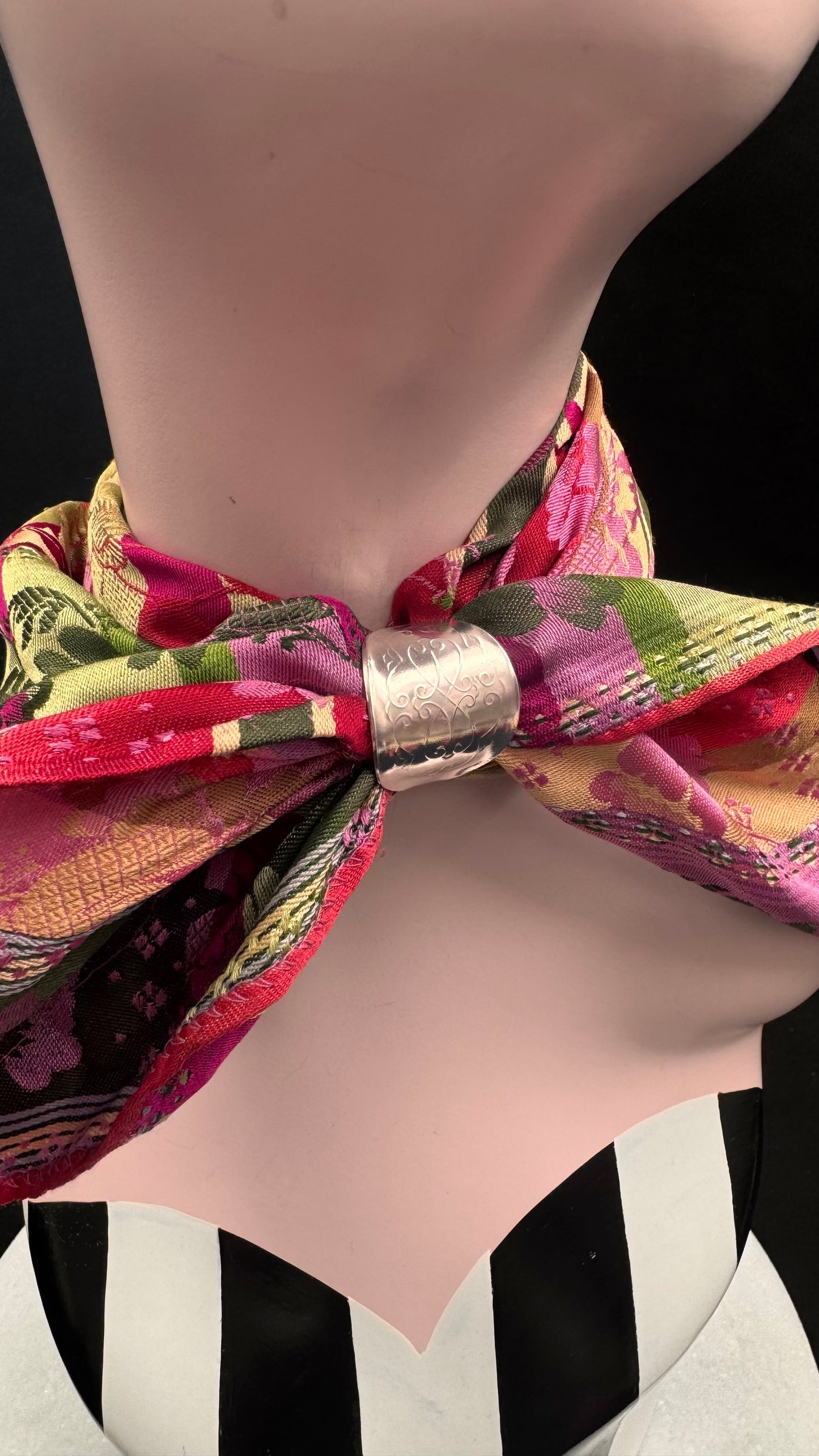 Vintage Skjerfring «Anne» broderier