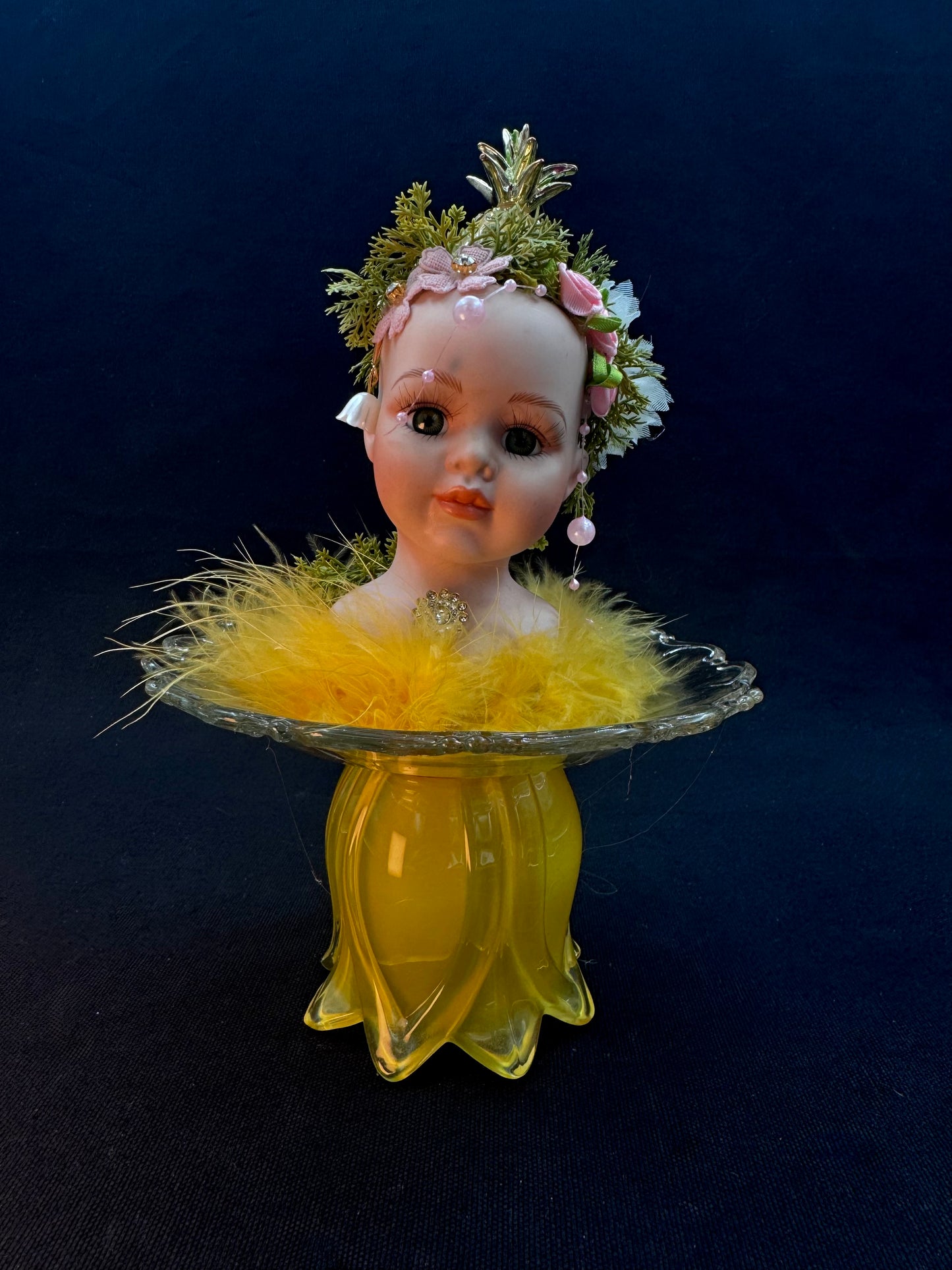Vintage dukke på fat «Tropisk prinsesse»