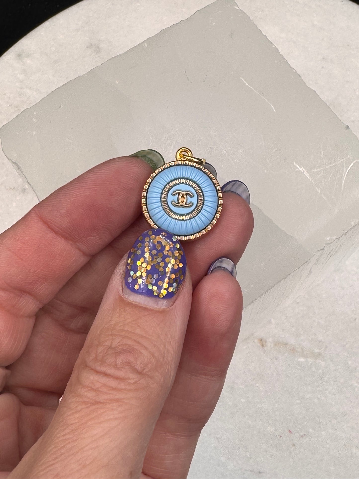 Vintage Chanel smykke babyblå og gull