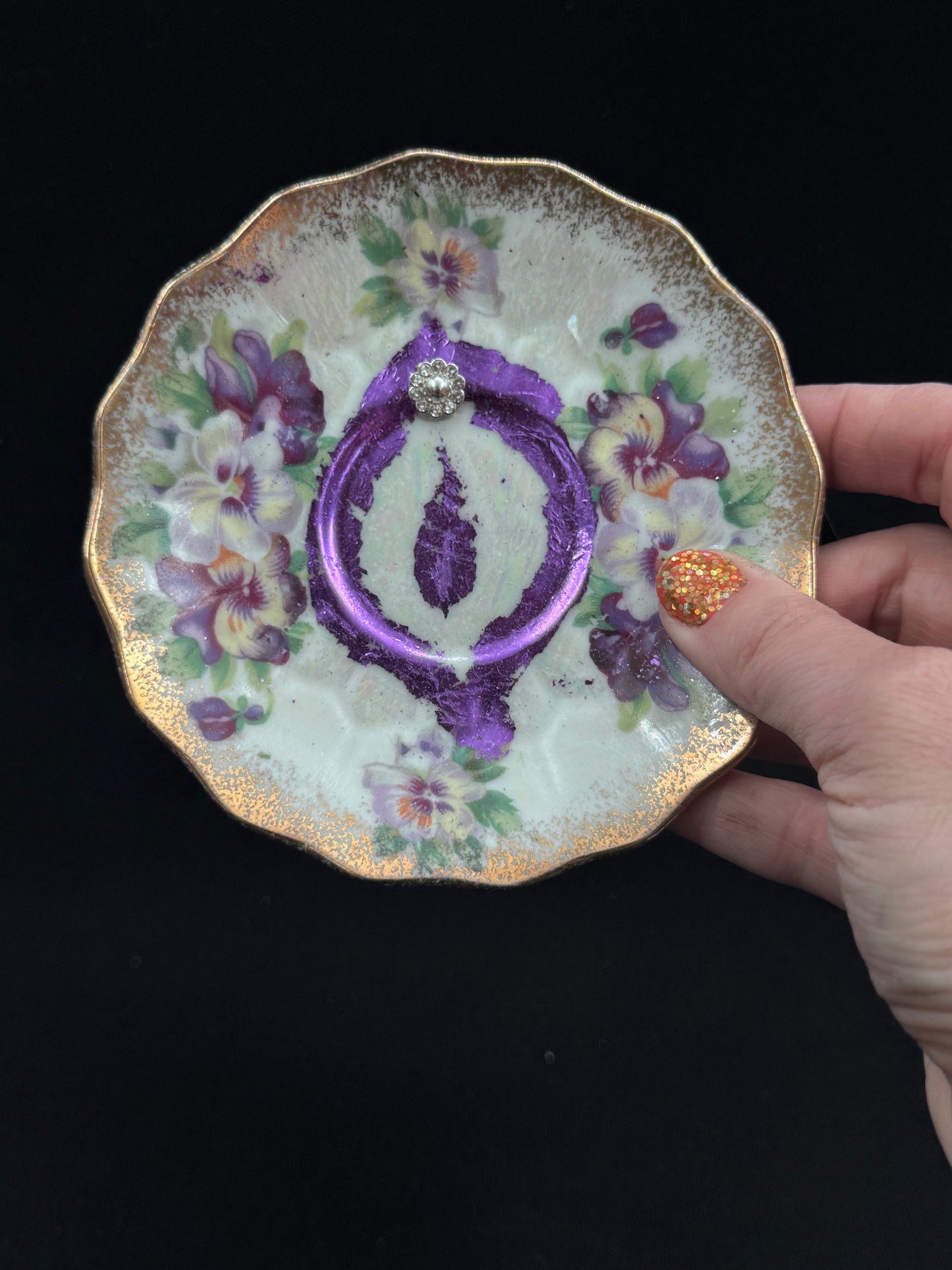 Vulvakunst lilla stemorsblomster med lilla-Vulva blomsterdiamant