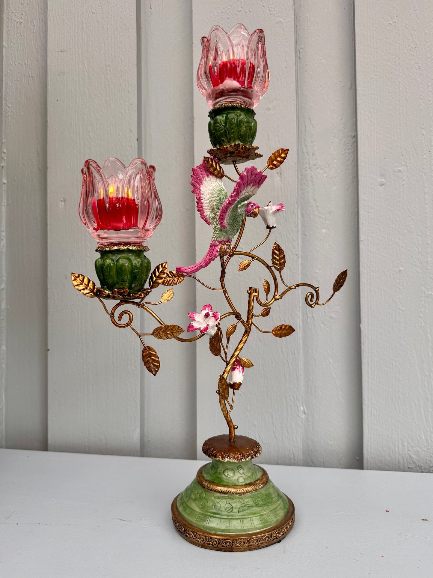 Redesignet Papegøye i grønt og rosa