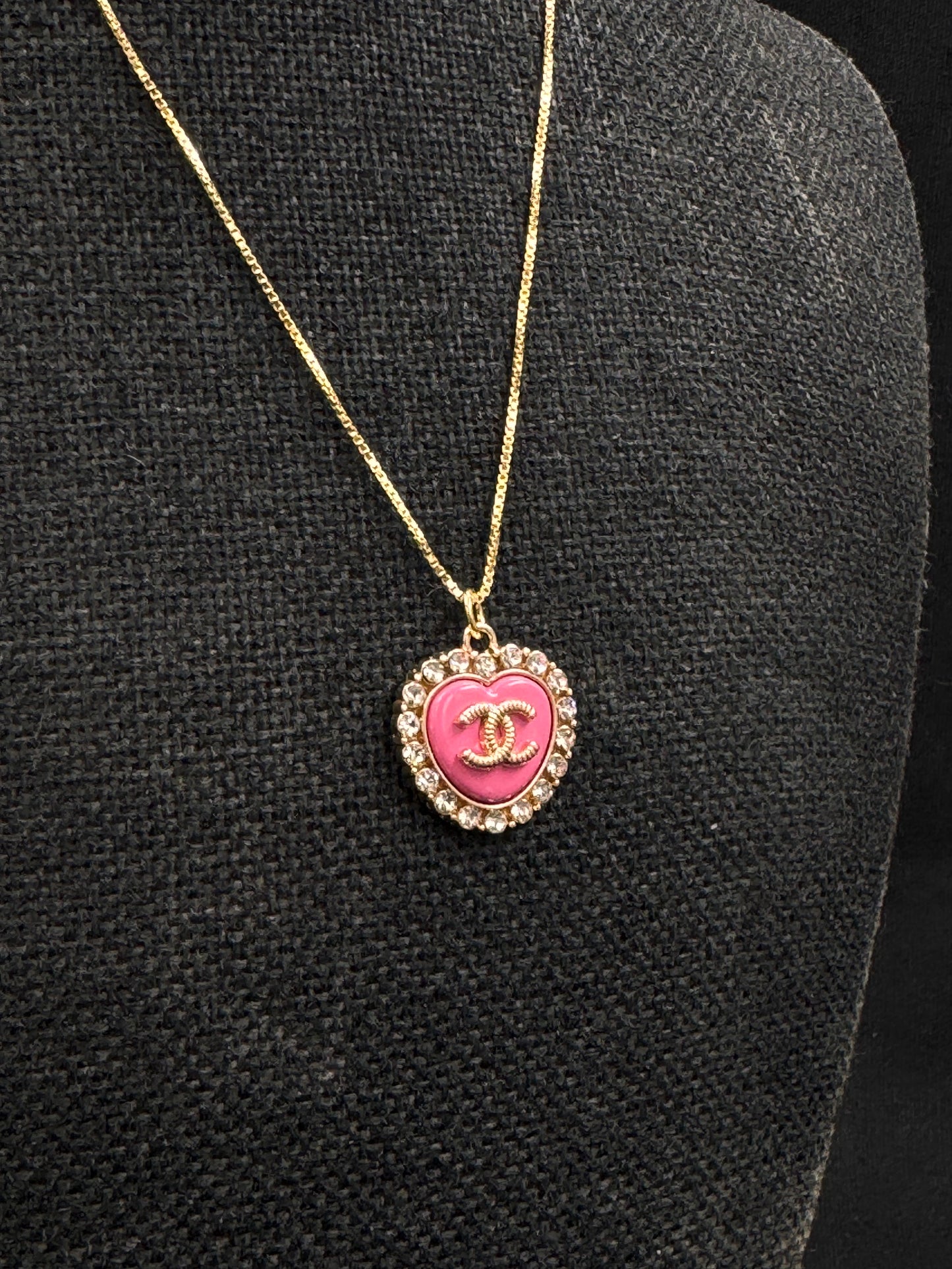 Vintage Chanel smykke gull og rosa hjerte og klare diamanter