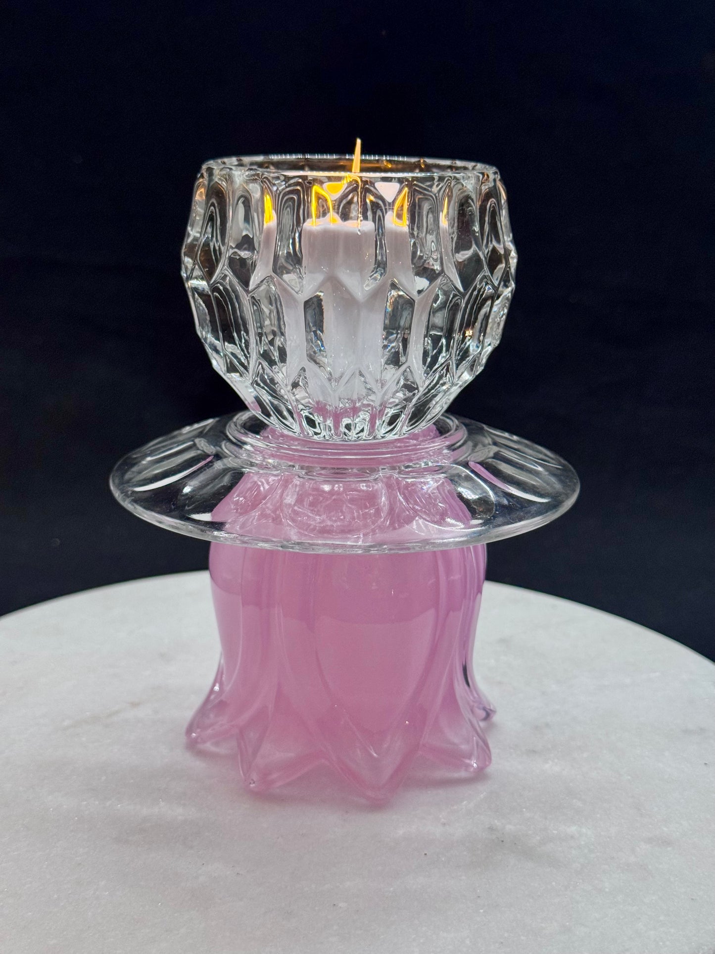 Mini Solcellelampe med rosa fot og glassfat