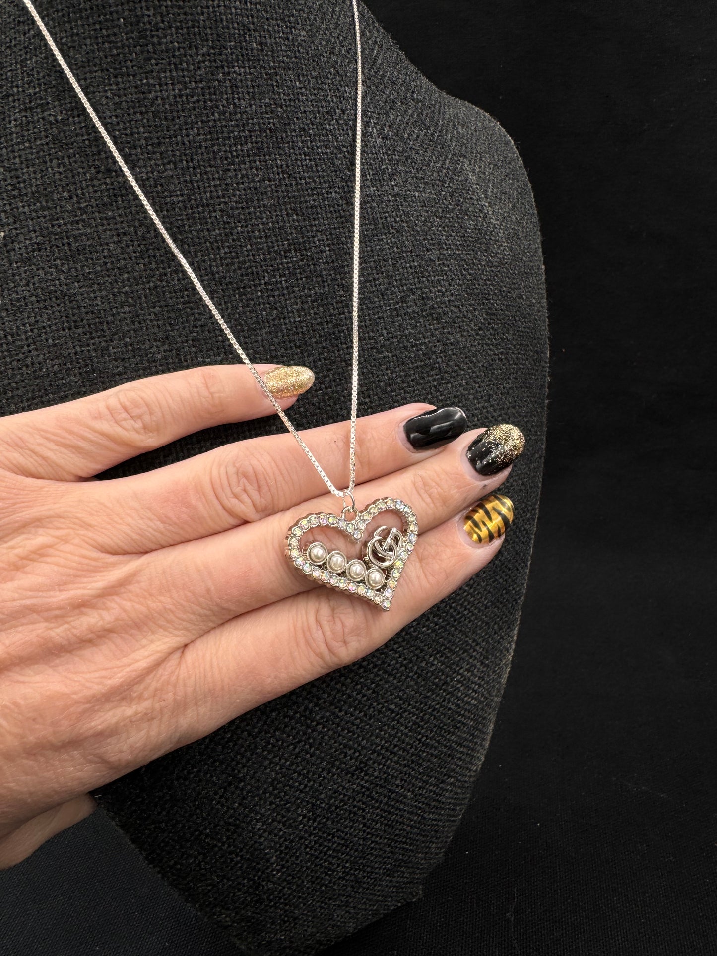 Vintage Gucci smykke stort hjerte med diamanter og GG i sølv