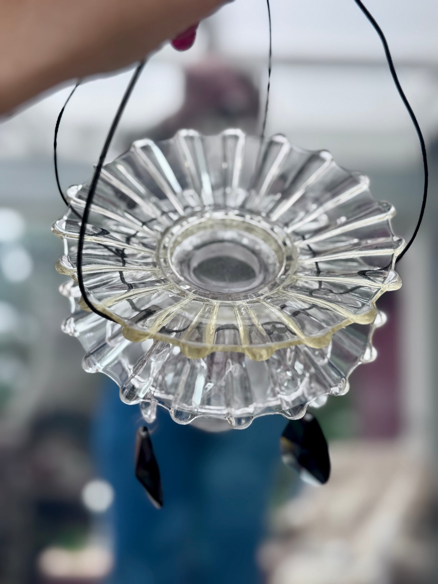 Vintage Solcellelampe hengelykt - klart glass og prismer i svart