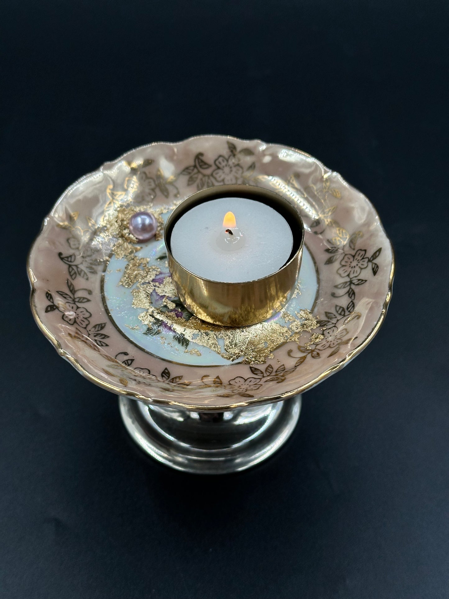 Vulvakunst med sølvfot - rosemaling og lilla perle