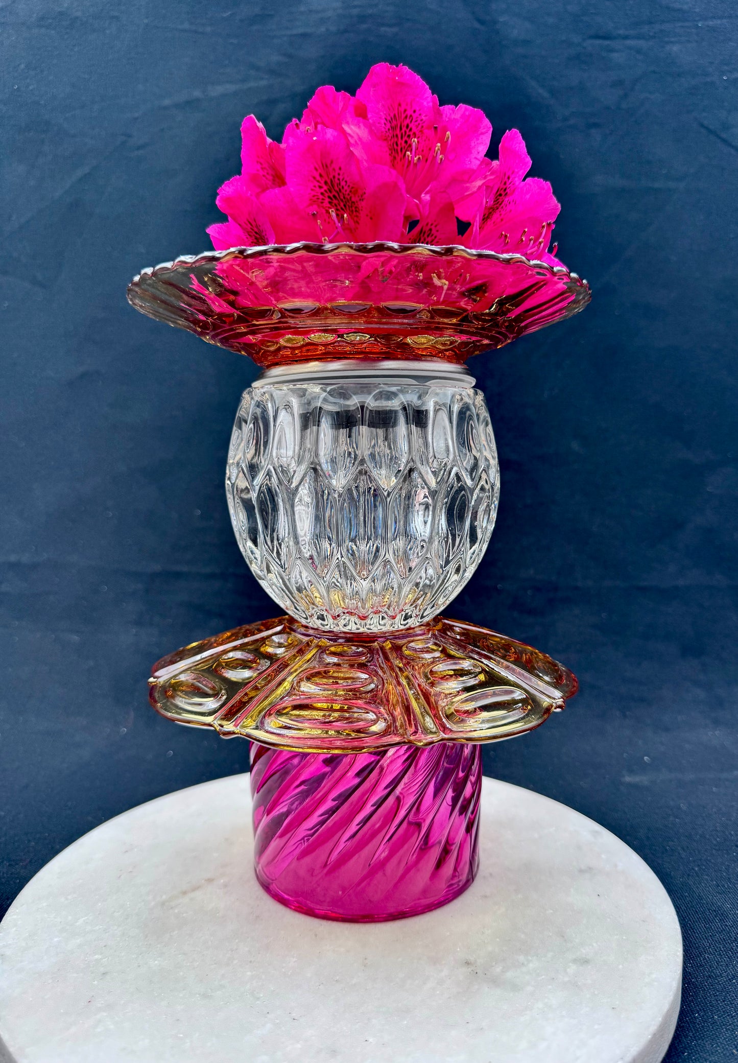 Vintage solcellelampe mørk rosa og rav pressglassfat
