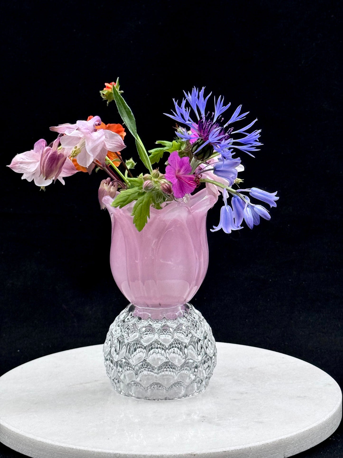 Mini Solcellelampe med rosa fot og glasskål