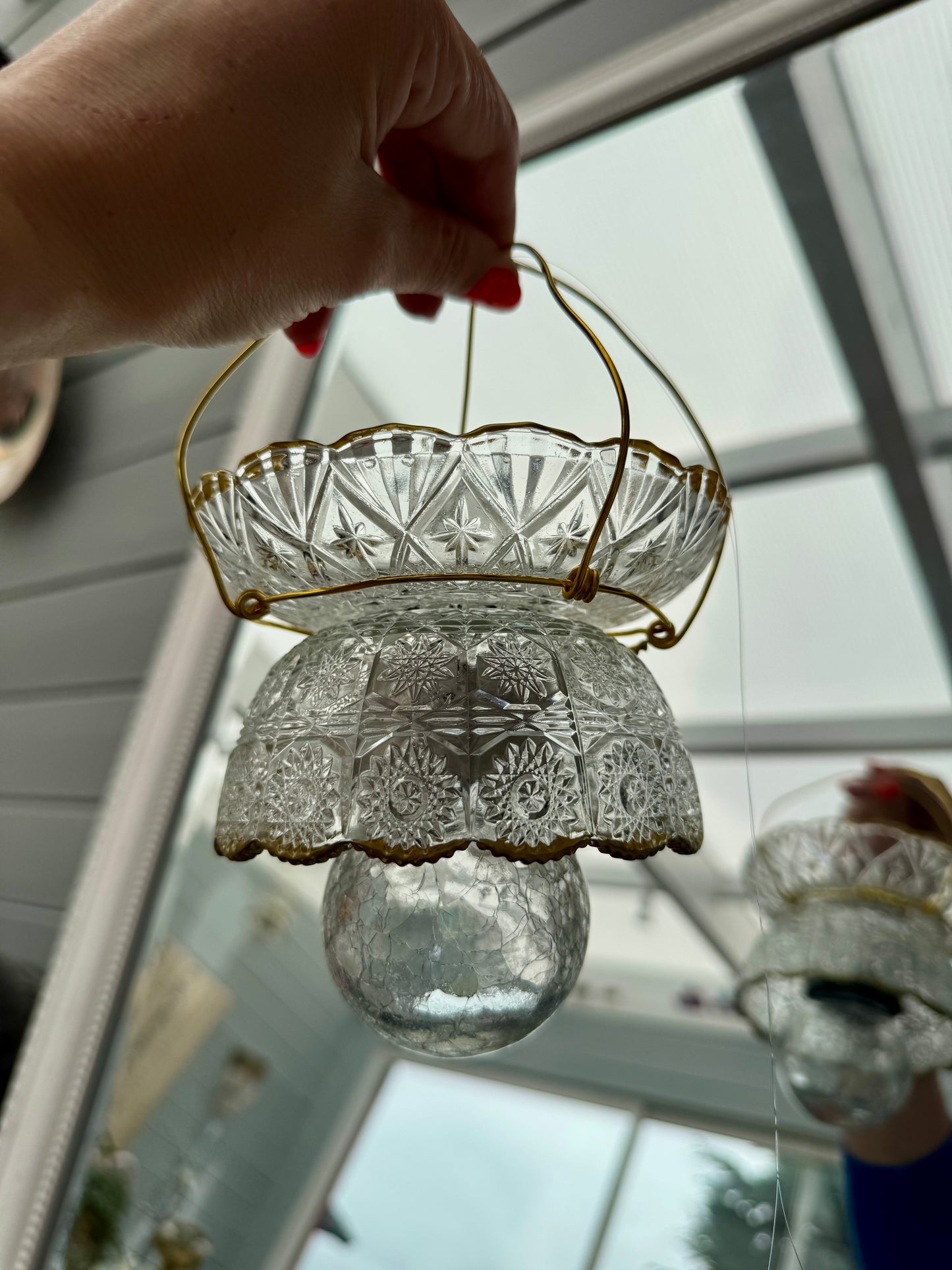 Vintage Solcellelampe hengelykt - klart glass og gulldetaljer