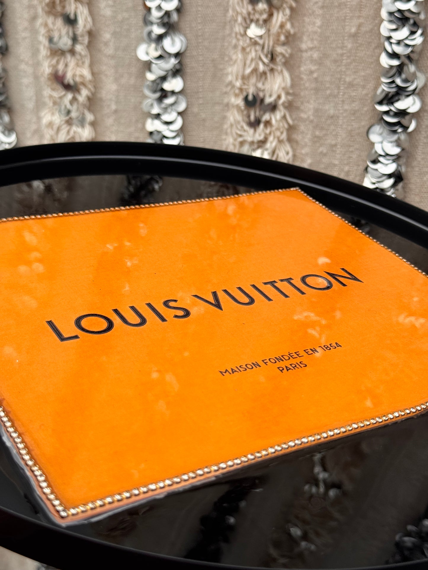 Luksus Louis Vuitton fat med diamantkant