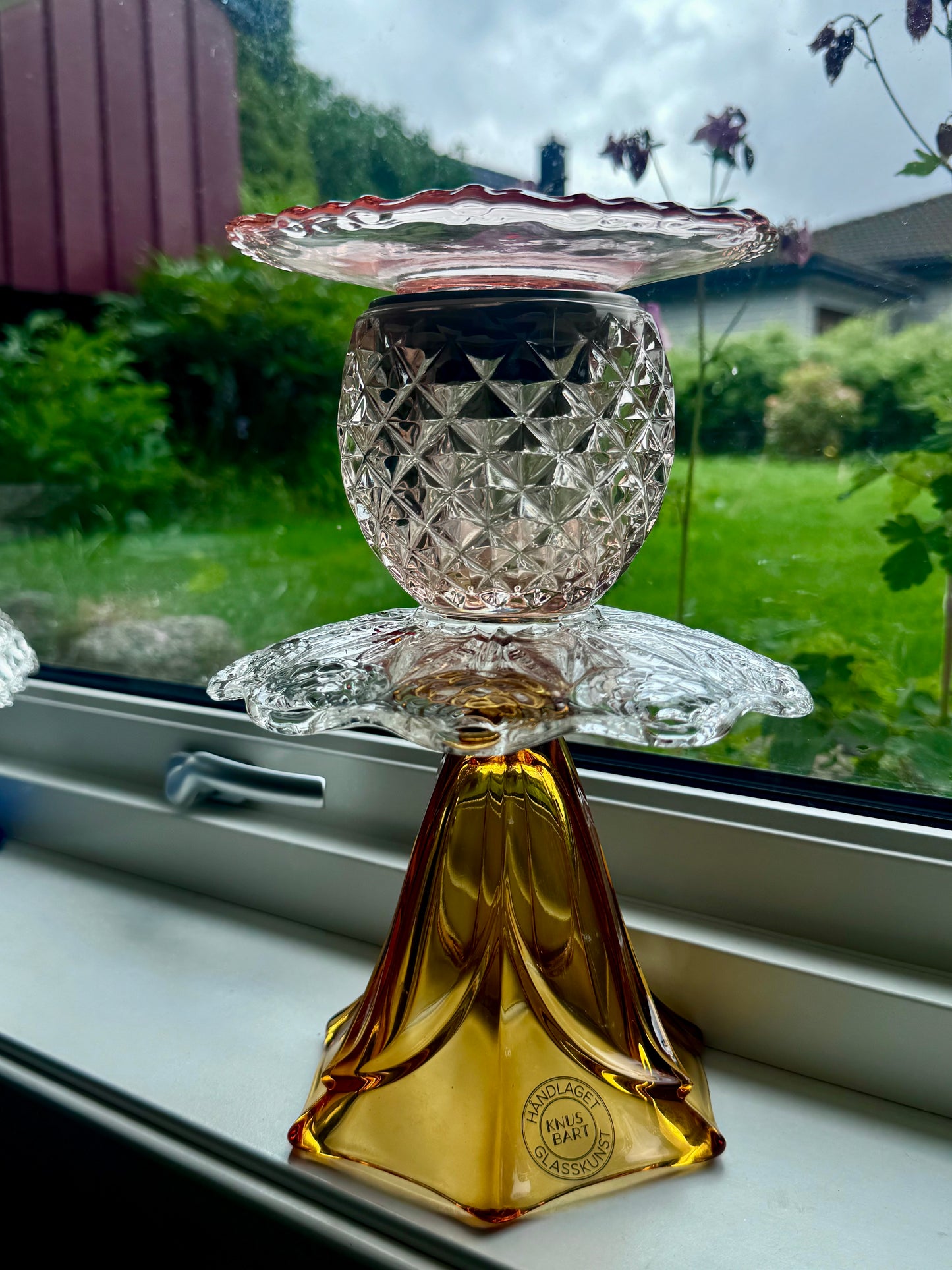 Bestilling! Stor solcellelampe med retro vase i rav gult og rosa kule