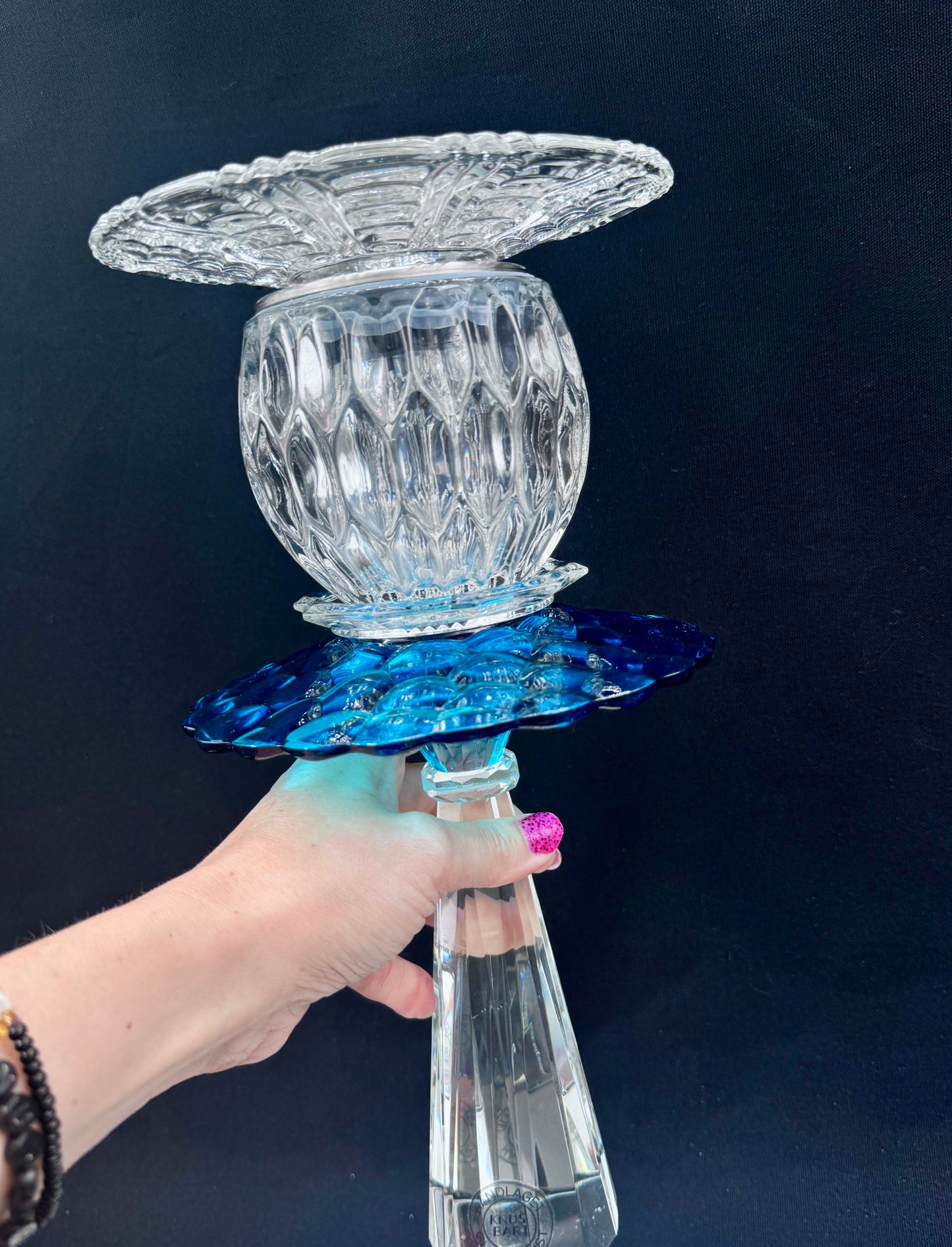 Stor vintage solcellelampe krystallfot med blå krave og glassfat