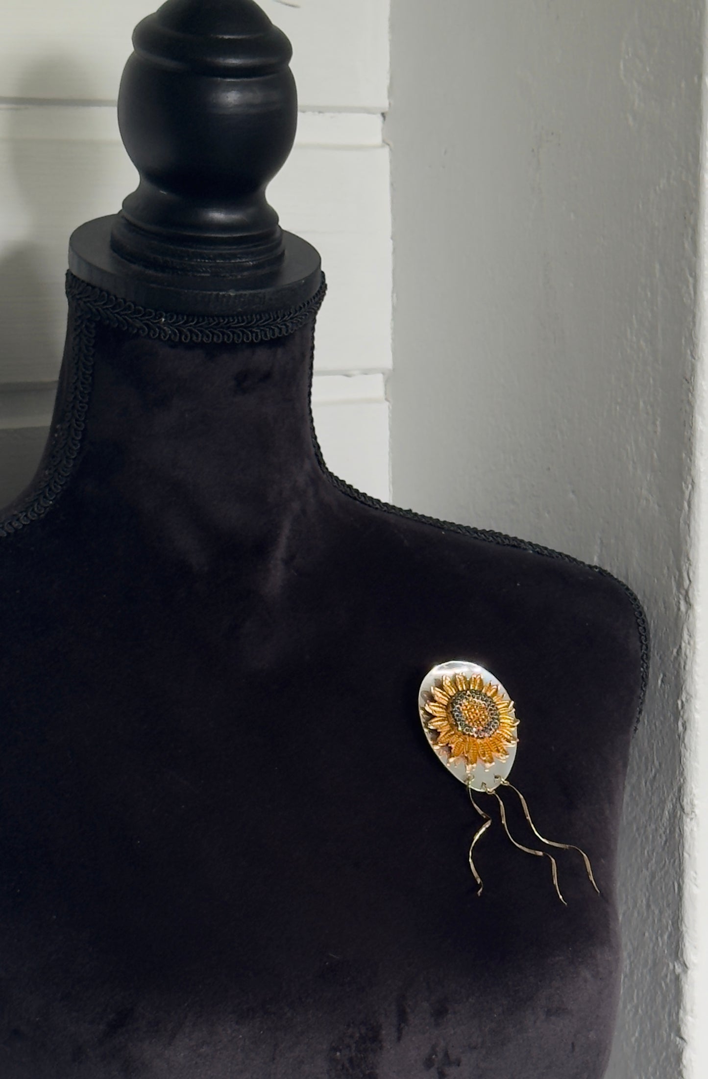 Vintage Brosje med solsikkeblomst