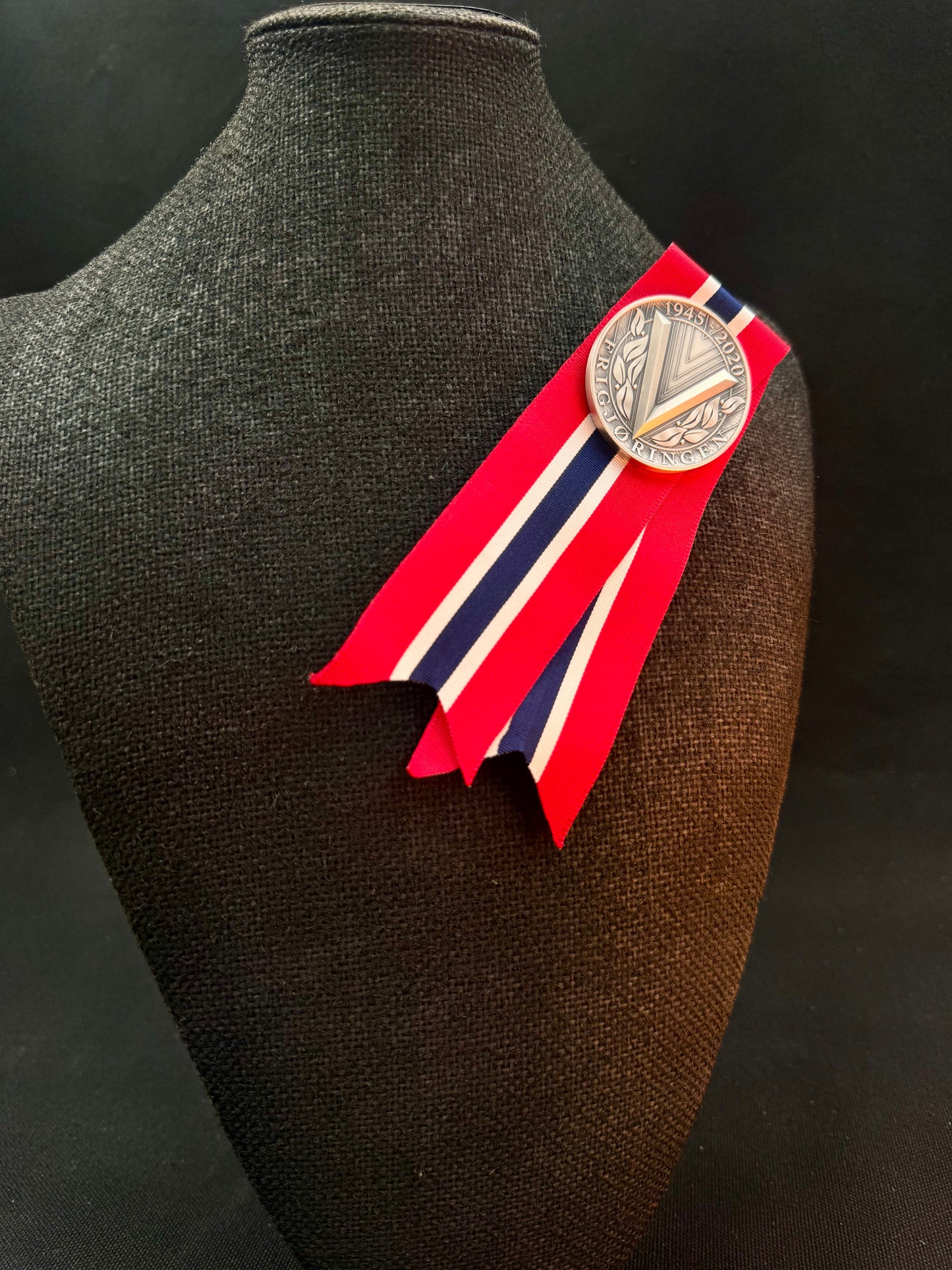 Vintage 17 Mai Samlermynt Frigjøringen 1945 - 2020
