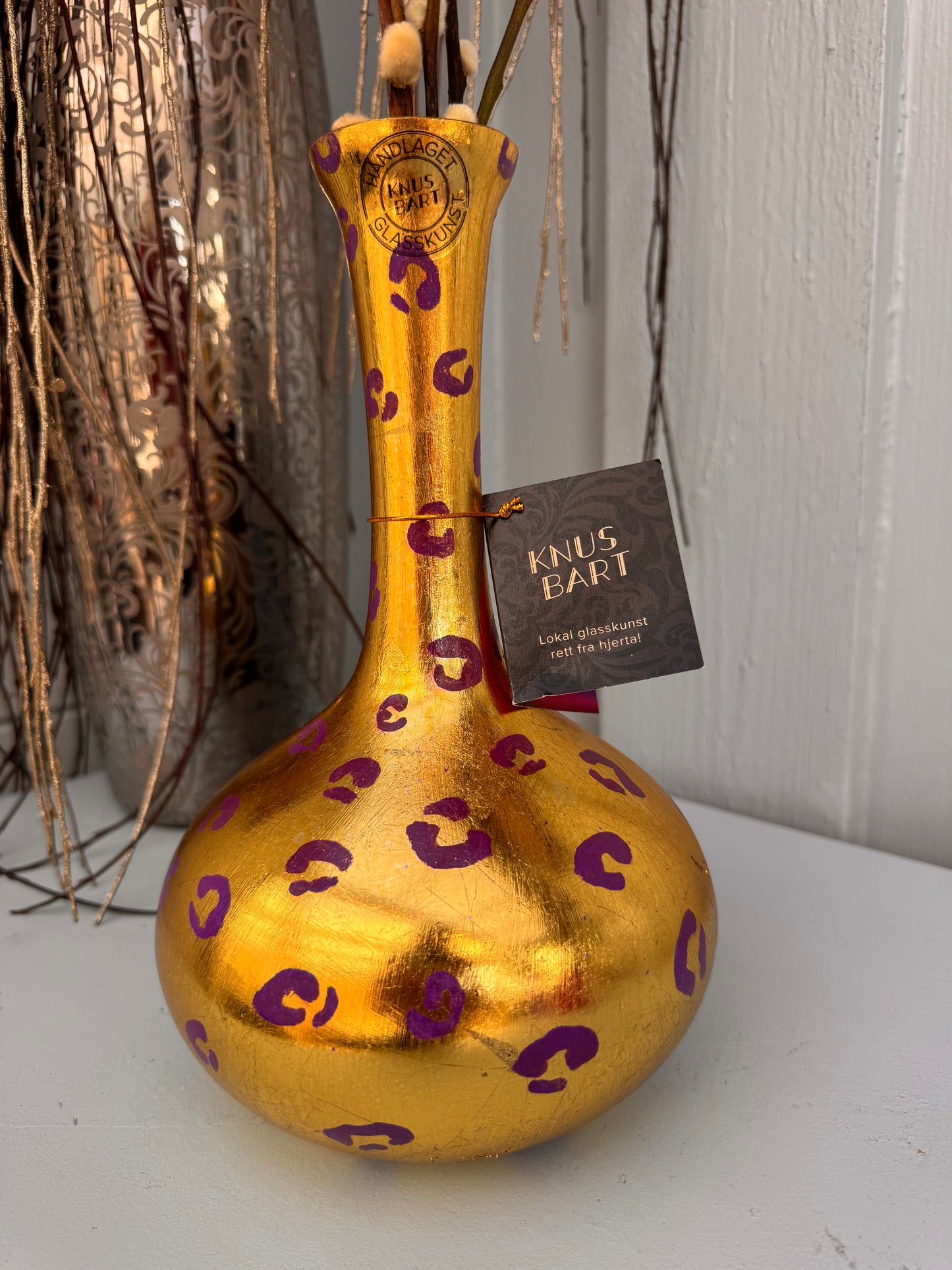 Trendy håndlaget vase gull