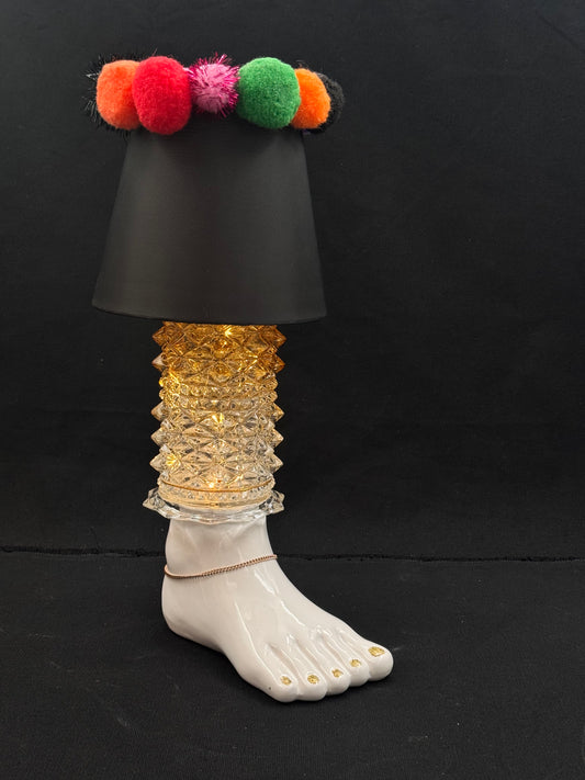 Vintage lampefot med svart skjerm