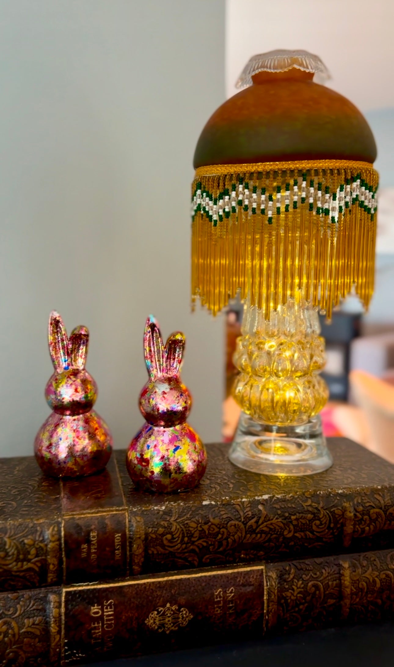 2 Sassy og fargerike kaniner