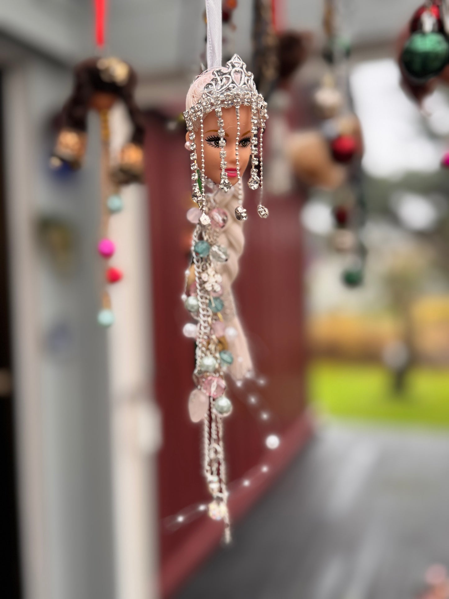 Vintage Barbie julekule «Elsa hvit med diamanter»