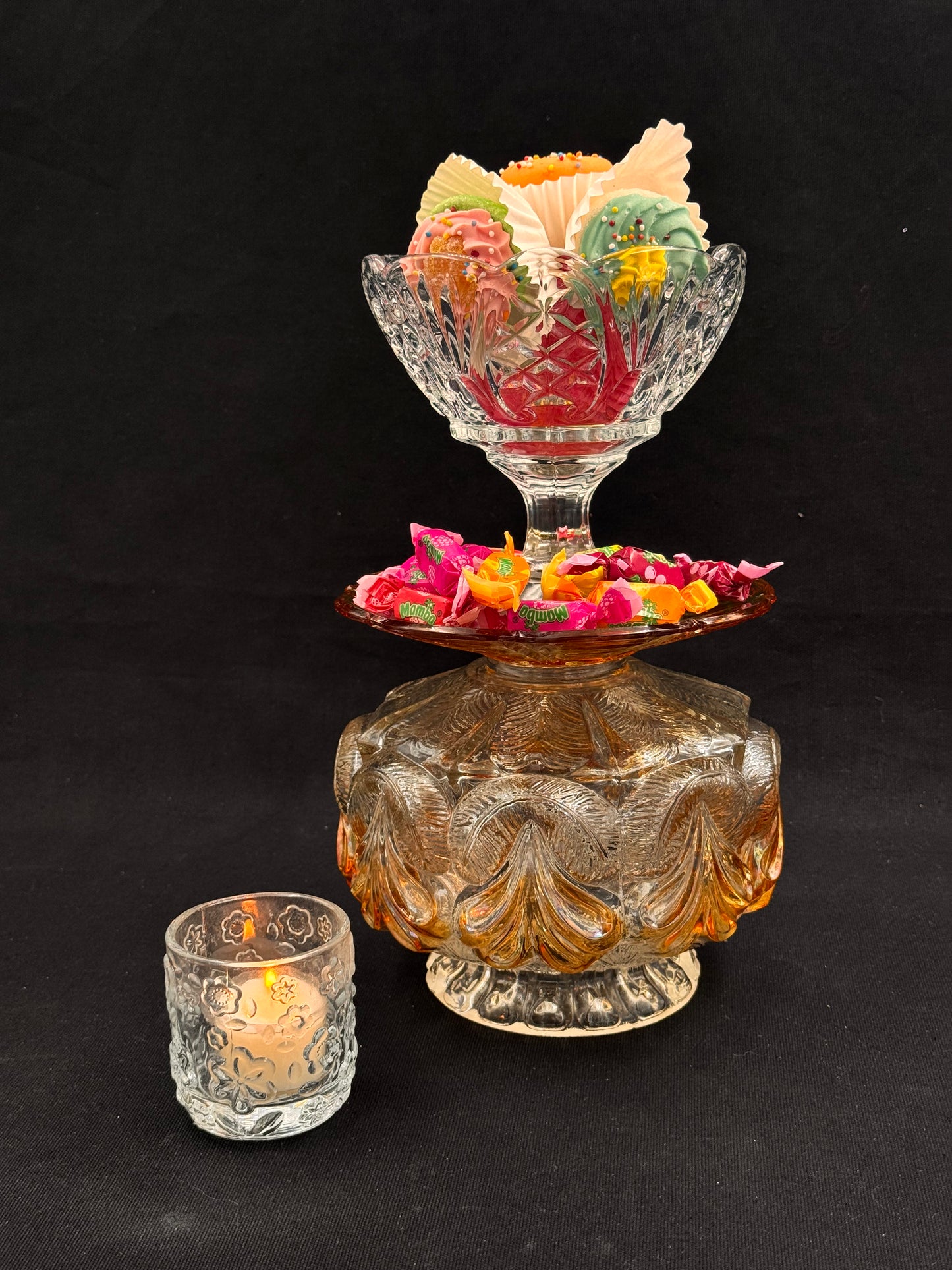 Vintage lykt i rav farget og krystallskål