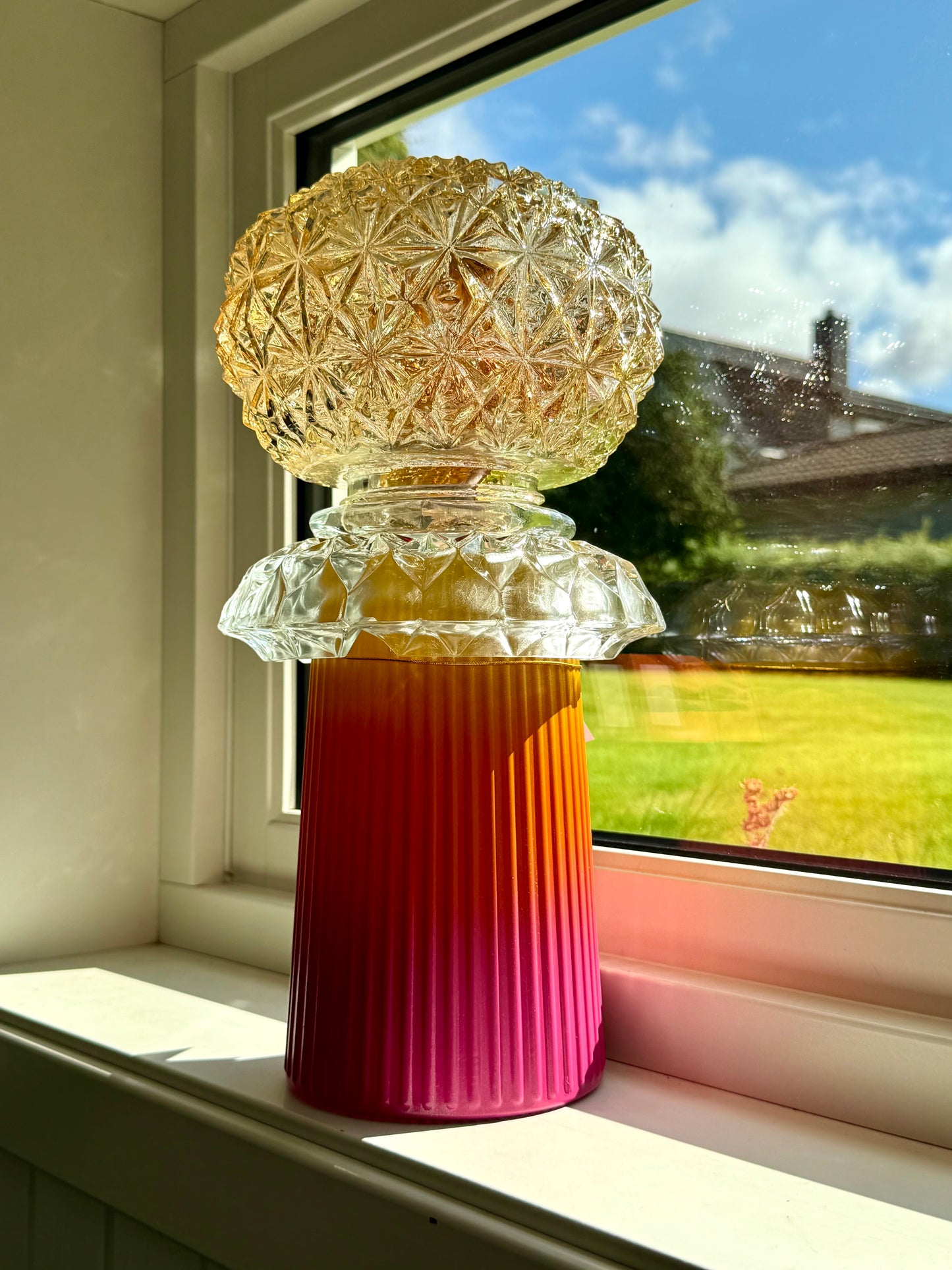 Vintage Diamantlampe med solnedgangfot og champagne kuppel