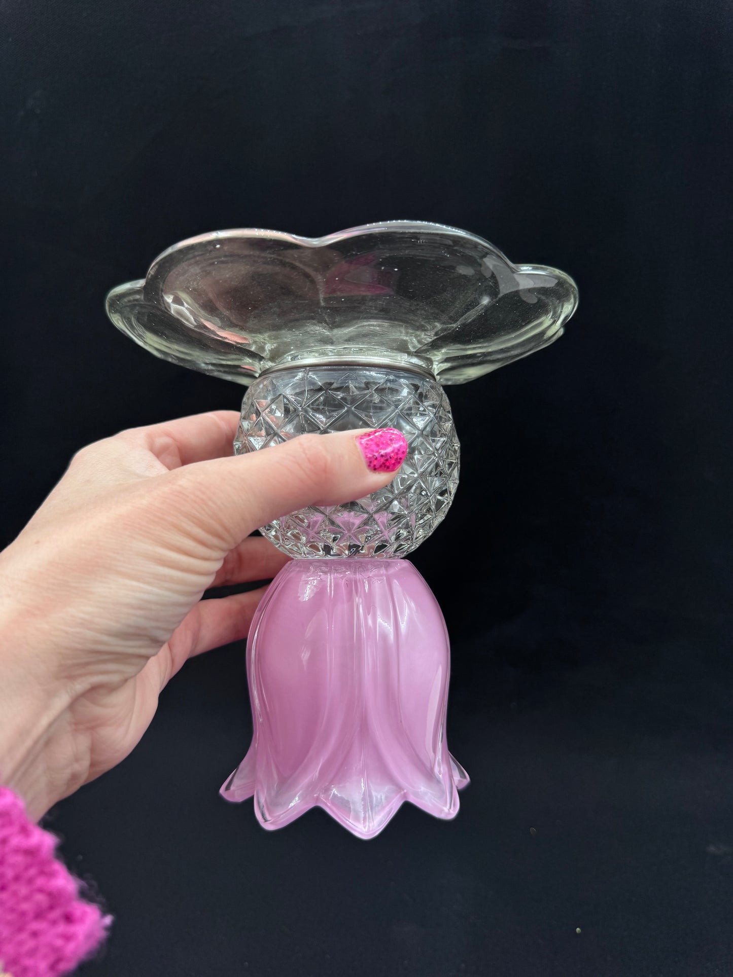 Mini Solcellelampe med rosa fot og glassfat