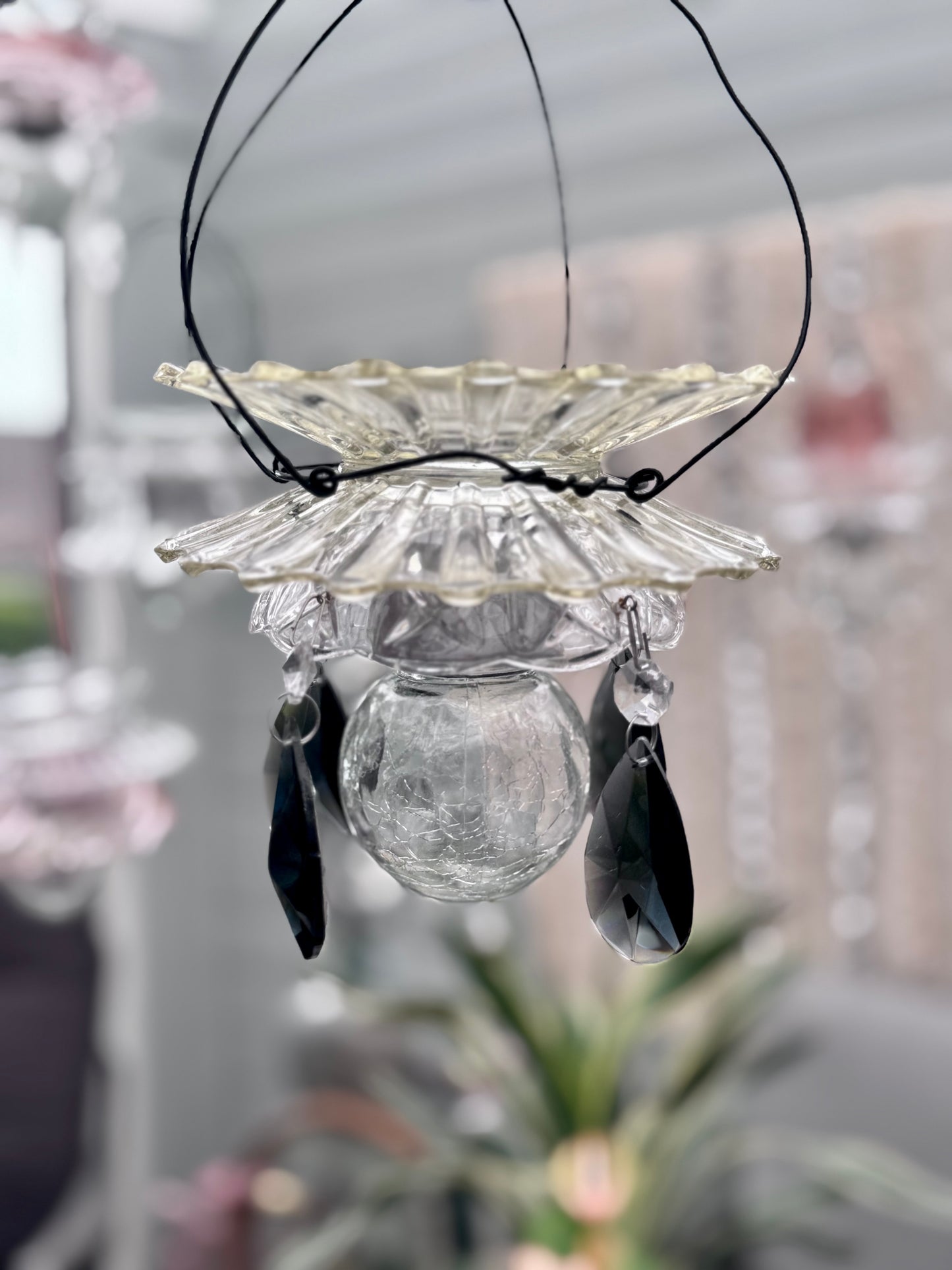 Vintage Solcellelampe hengelykt - klart glass og prismer i svart