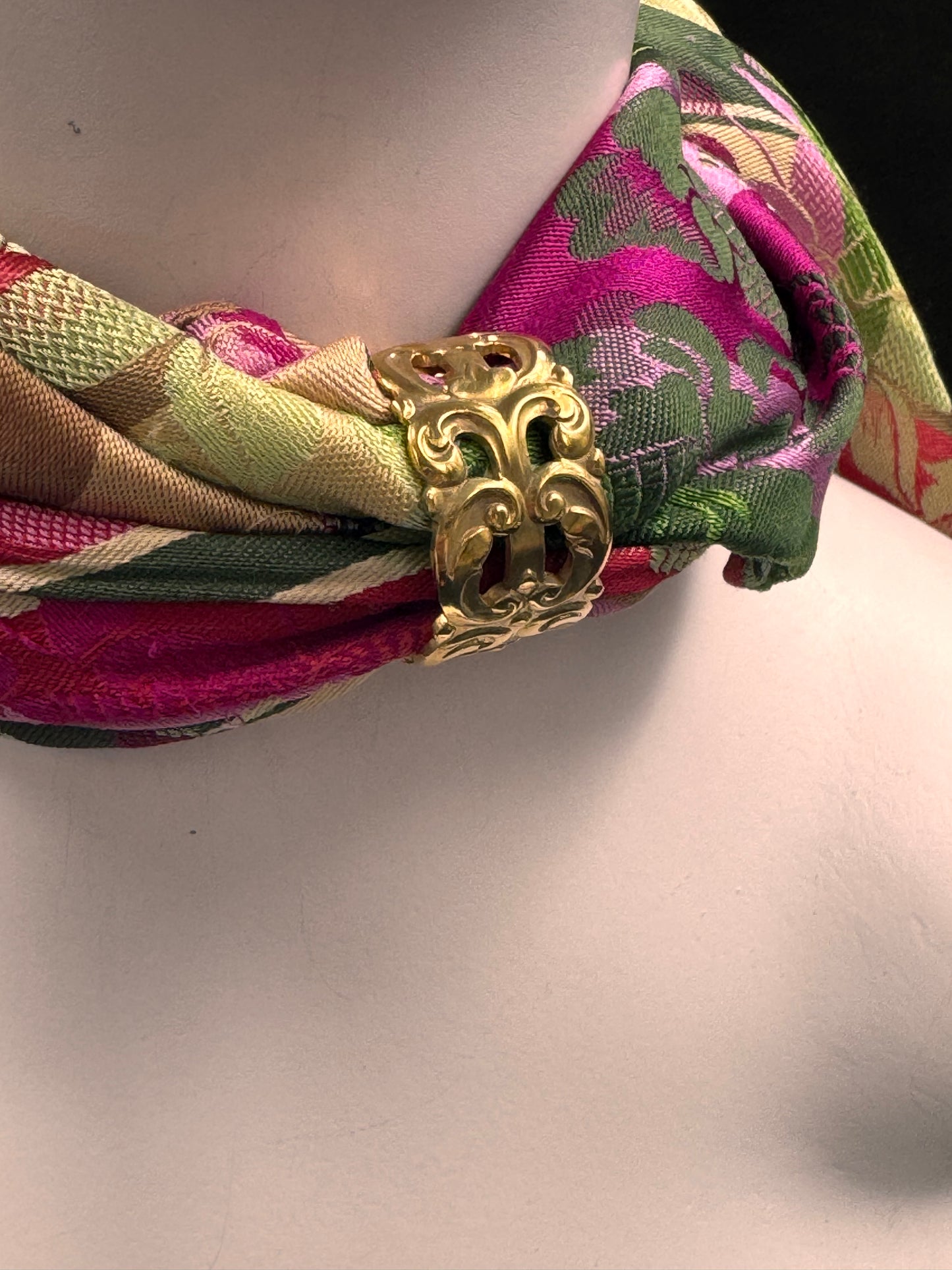 Vintage Skjerfring «antikk kloster» Gull