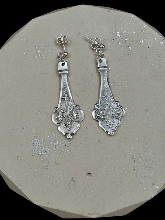 Vintage øredobb i sølvmønster «antikk» med blomster