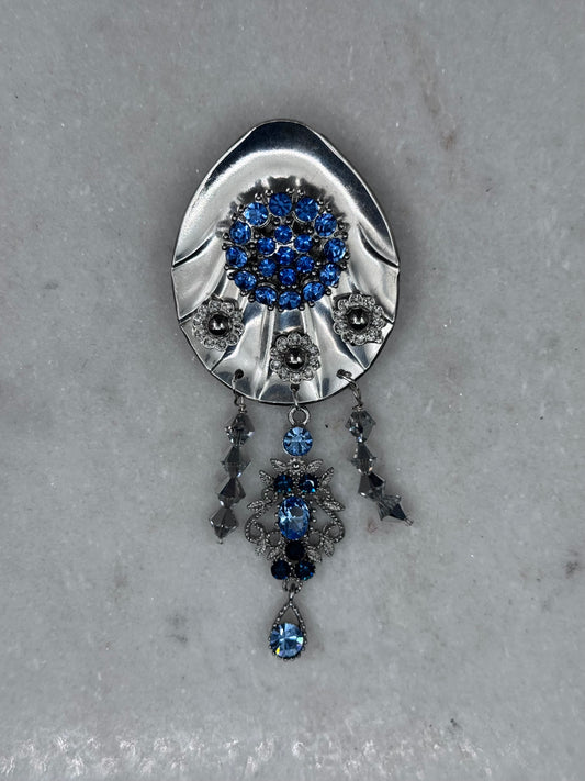 Vintage Brosje med blå blomst