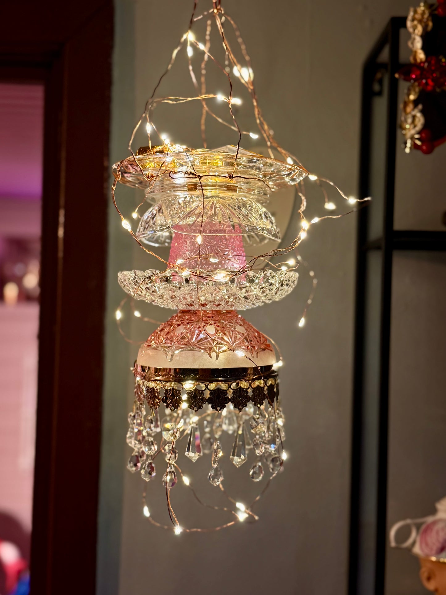 Vintage rosa pendellampe i krystall