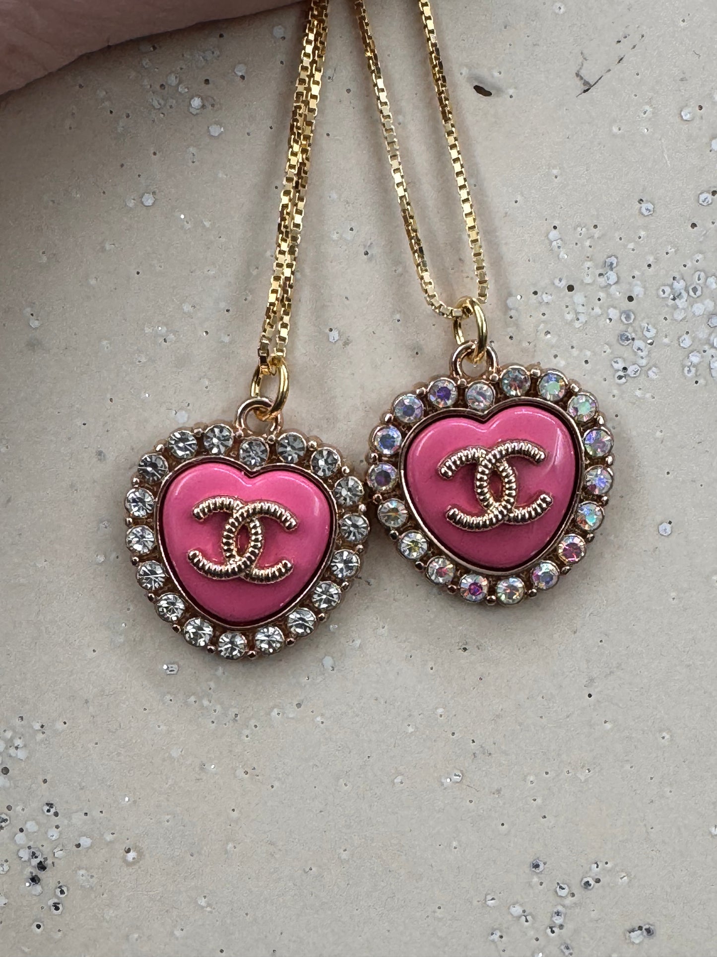 Vintage Chanel smykke gull og rosa hjerte og klare diamanter