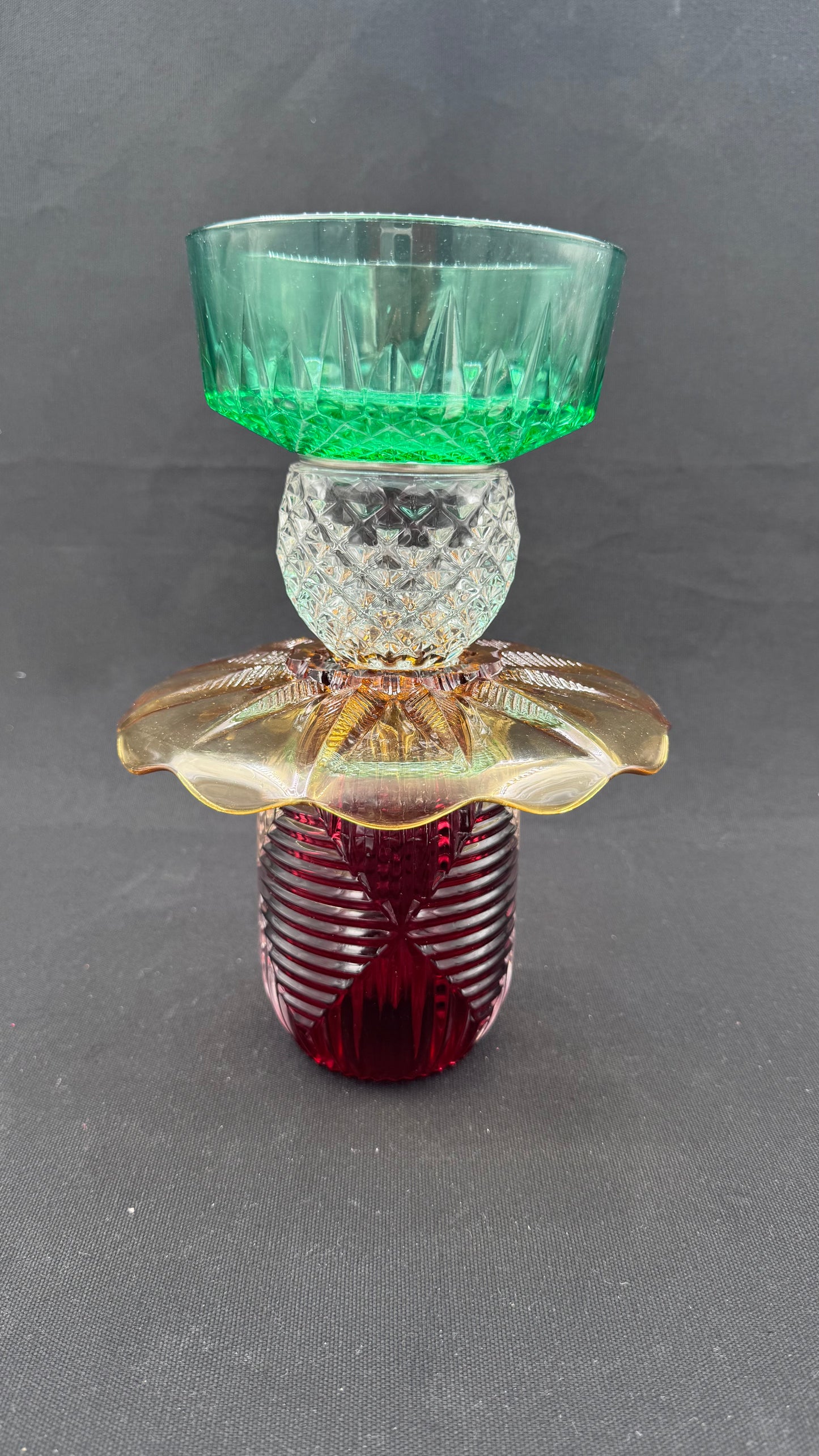 Mini Solcellelampe med burguner fot og sjøgrønn skål