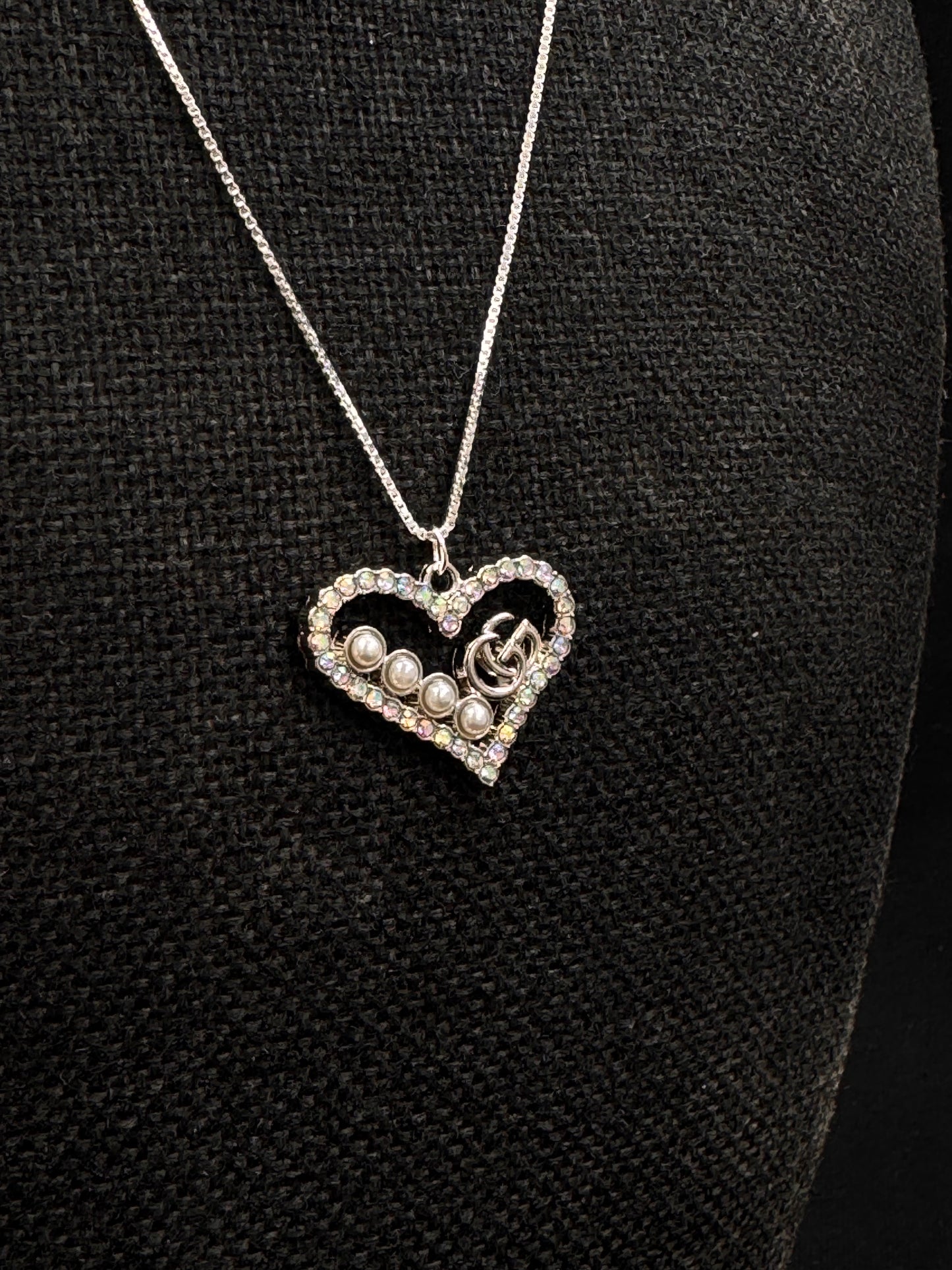 Vintage Gucci smykke stort hjerte med diamanter og GG i sølv