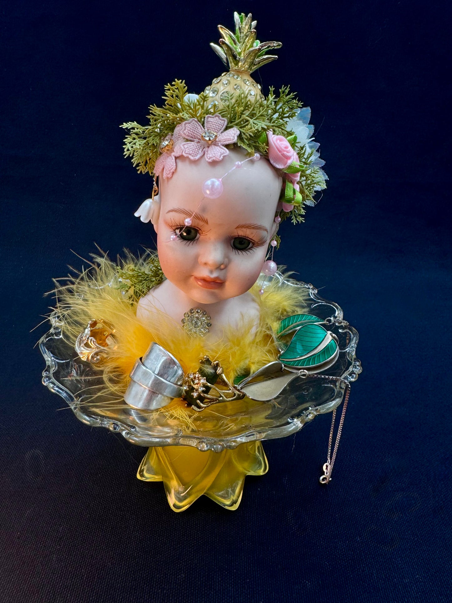 Vintage dukke på fat «Tropisk prinsesse»