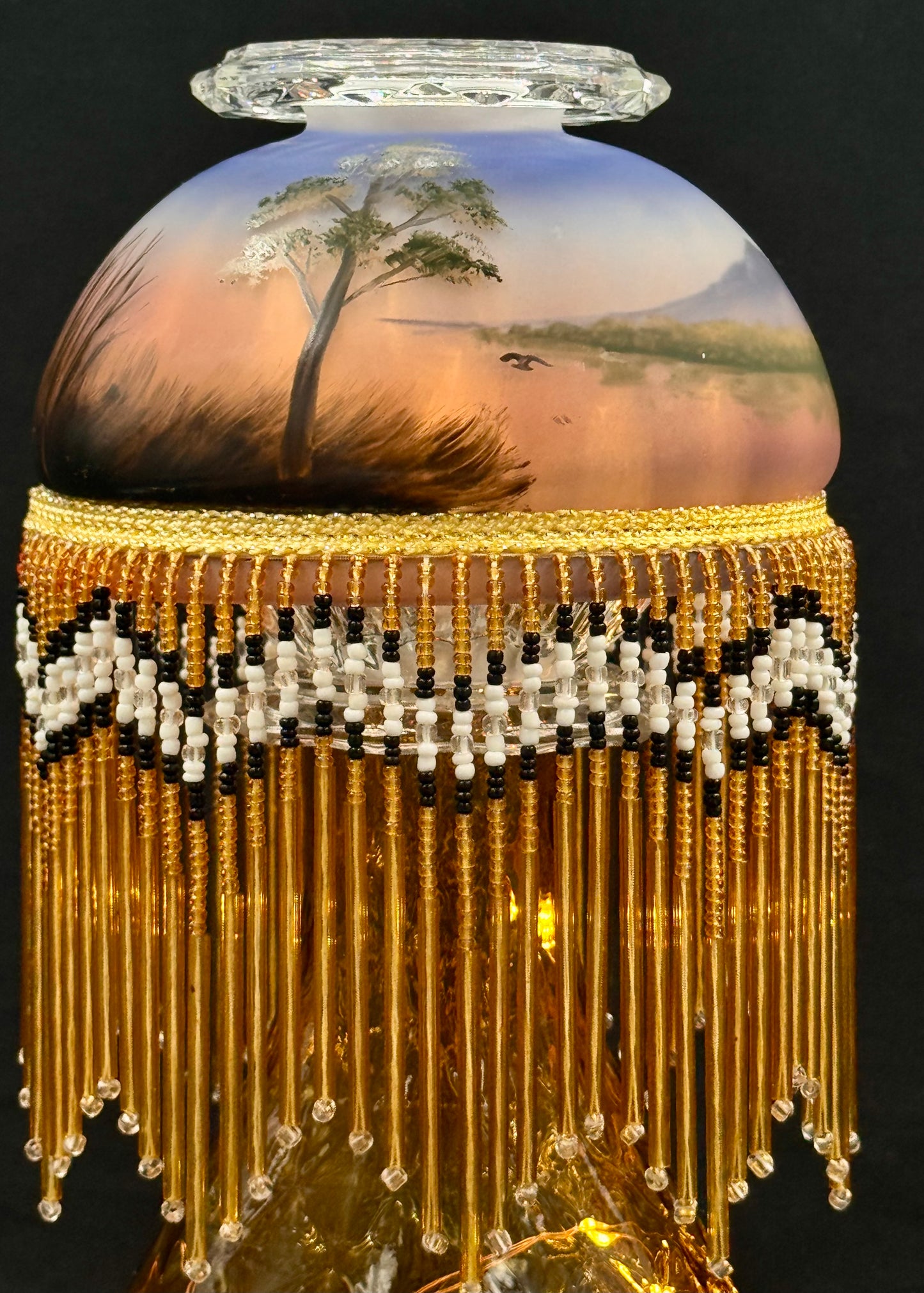 Vintage lyslenkelampe ambergul fot og kuppel glassfrynser