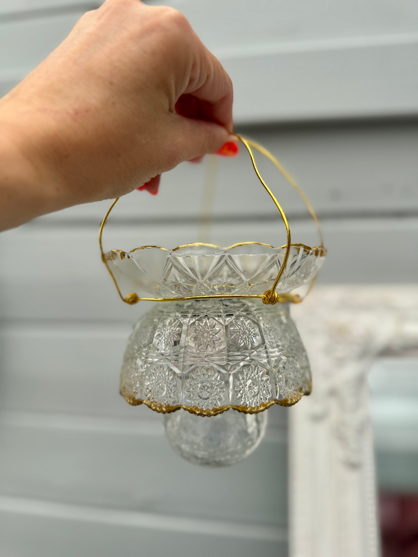 Vintage Solcellelampe hengelykt - klart glass og gulldetaljer