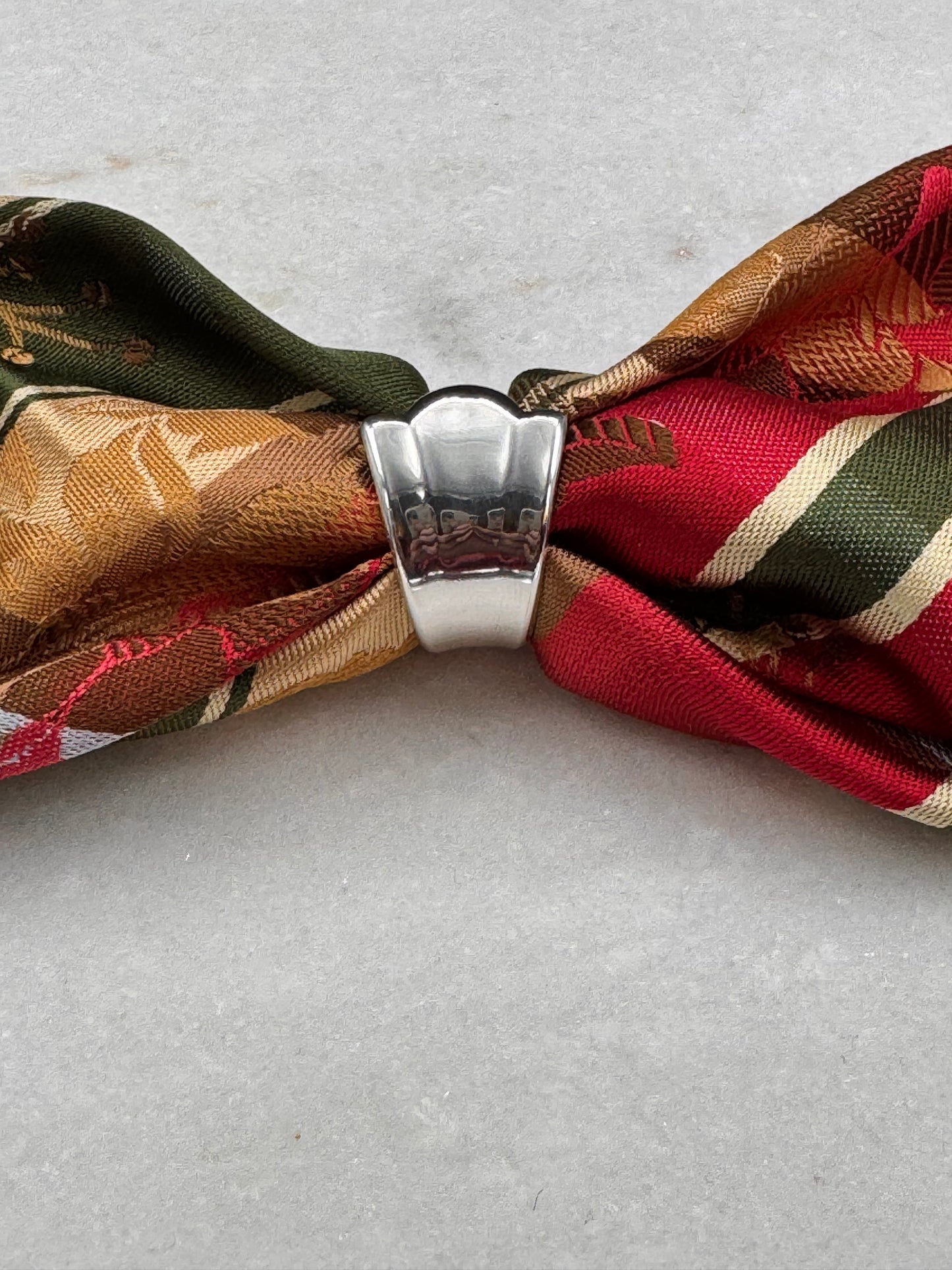 Vintage Skjerfring «Lilje» liten