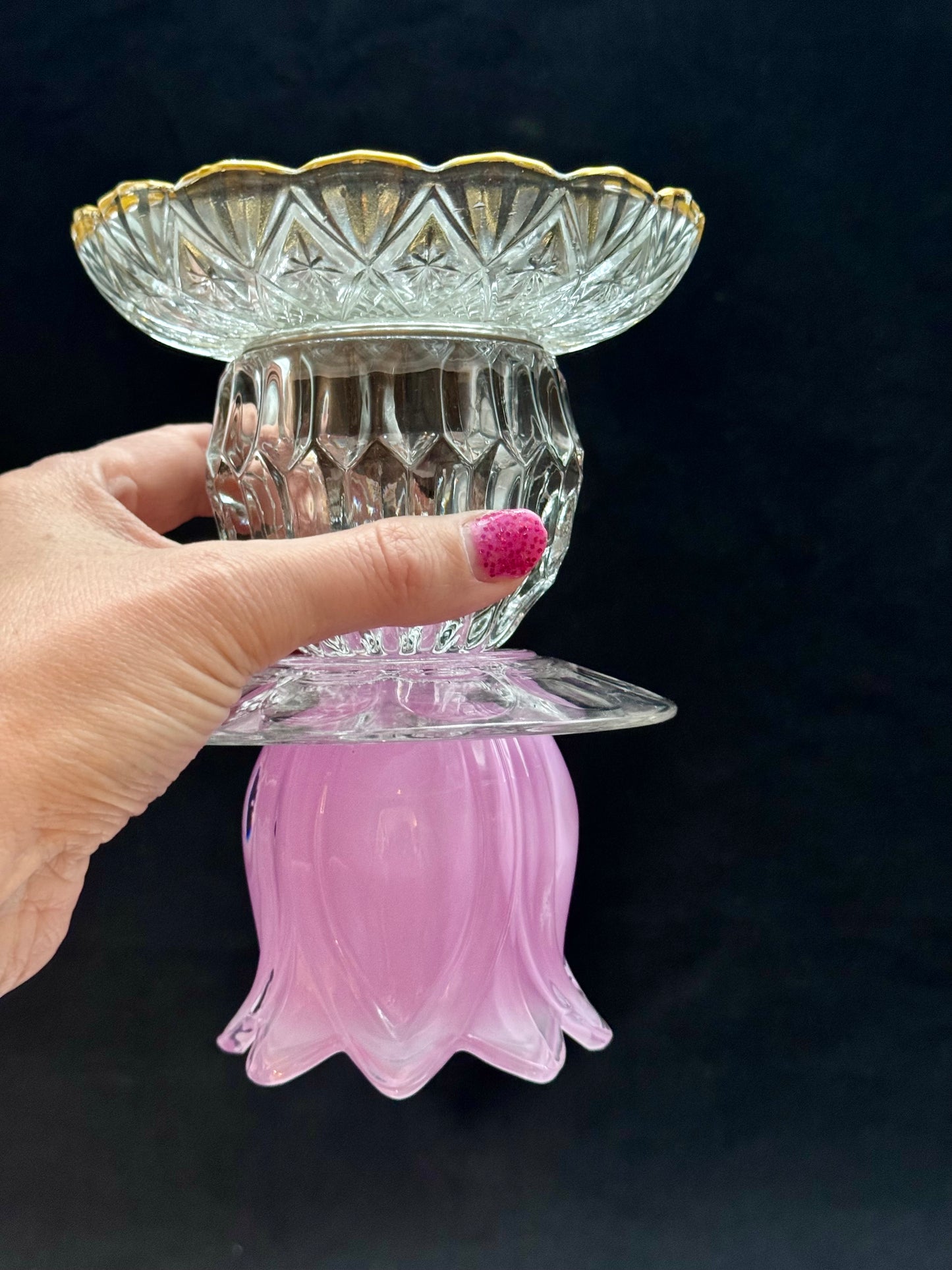 Mini Solcellelampe med rosa fot og glassfat
