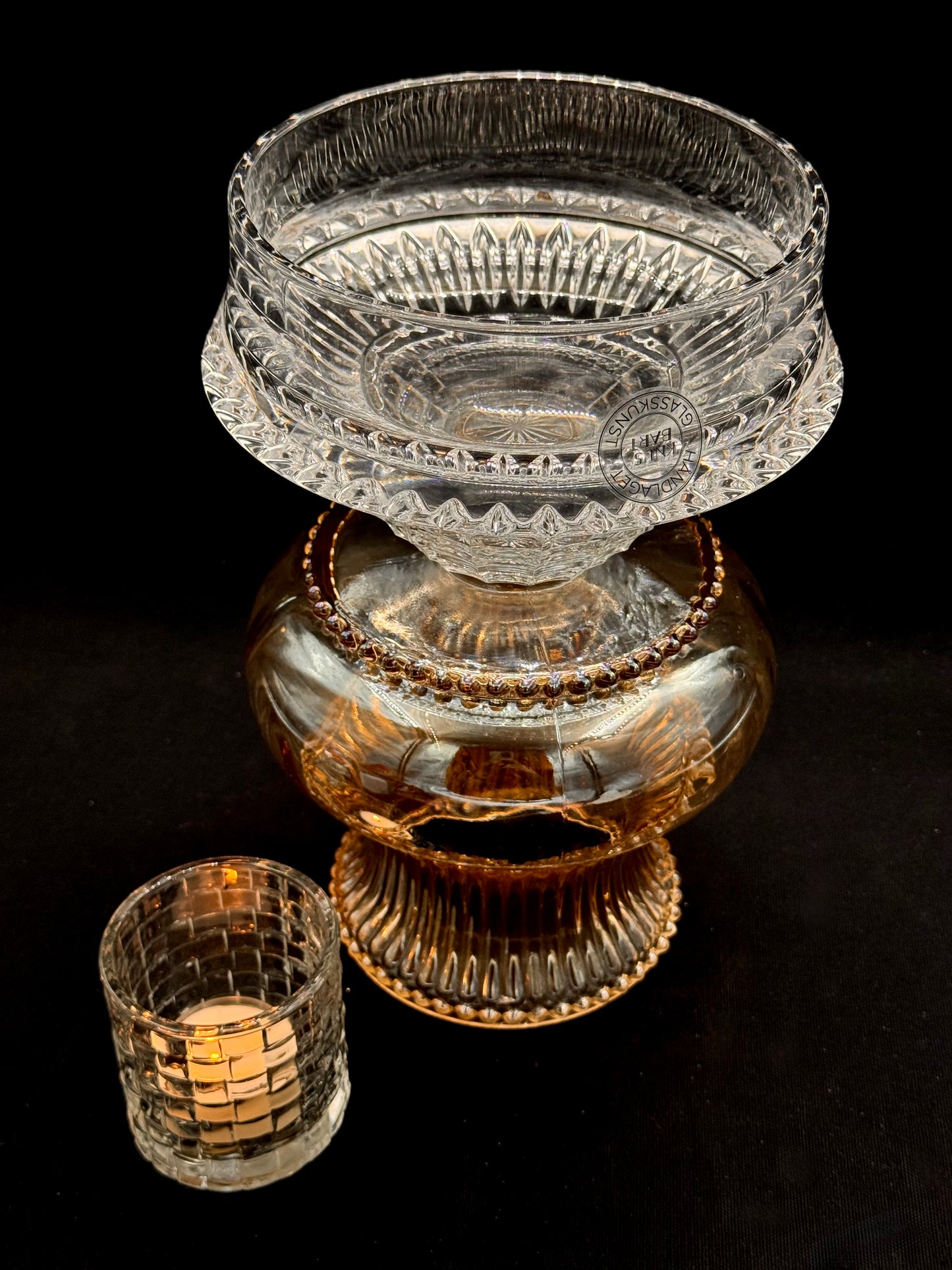 Vintage lykt i champagne og krystallskål